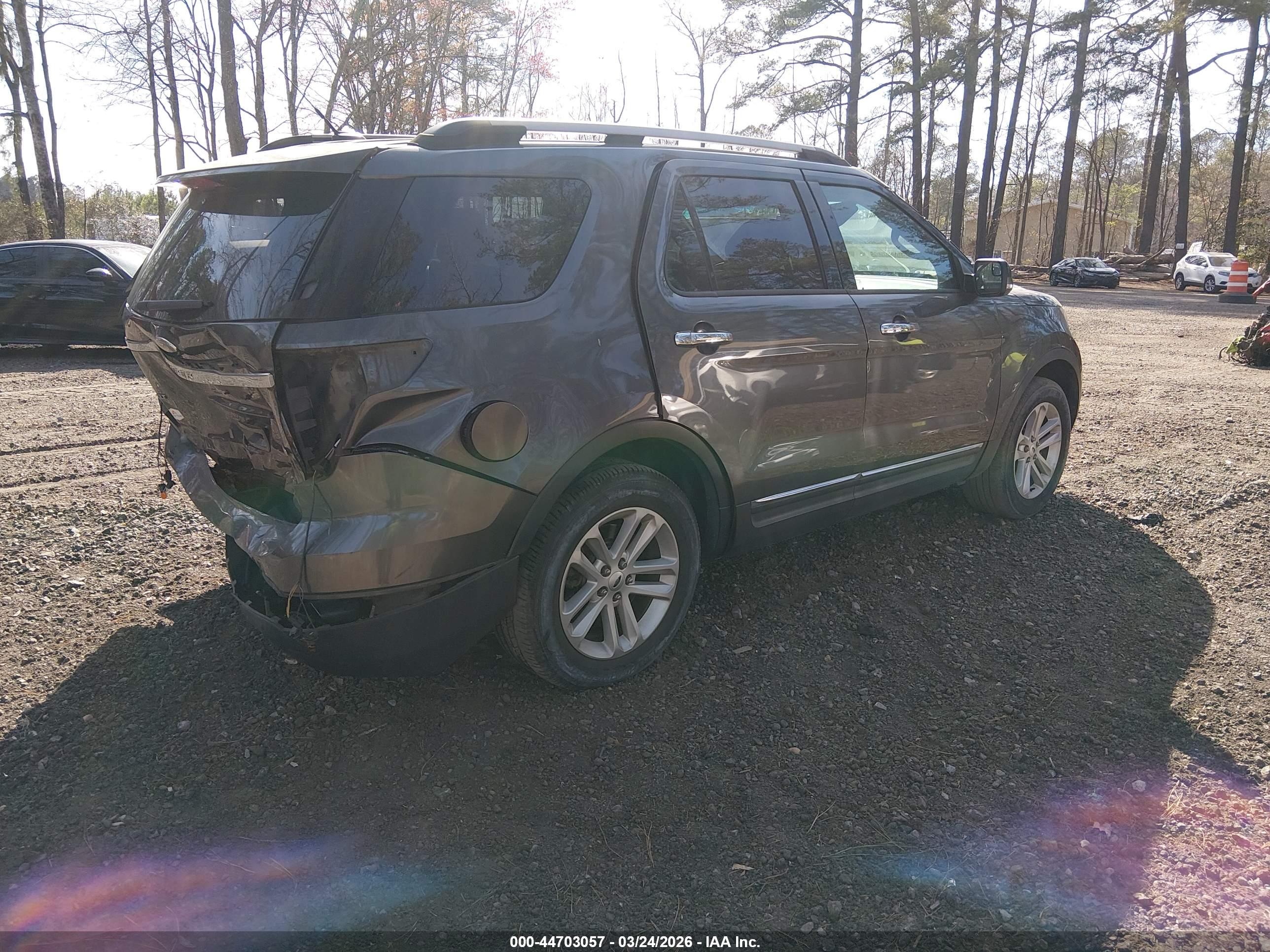 FORD EXPLORER image 4