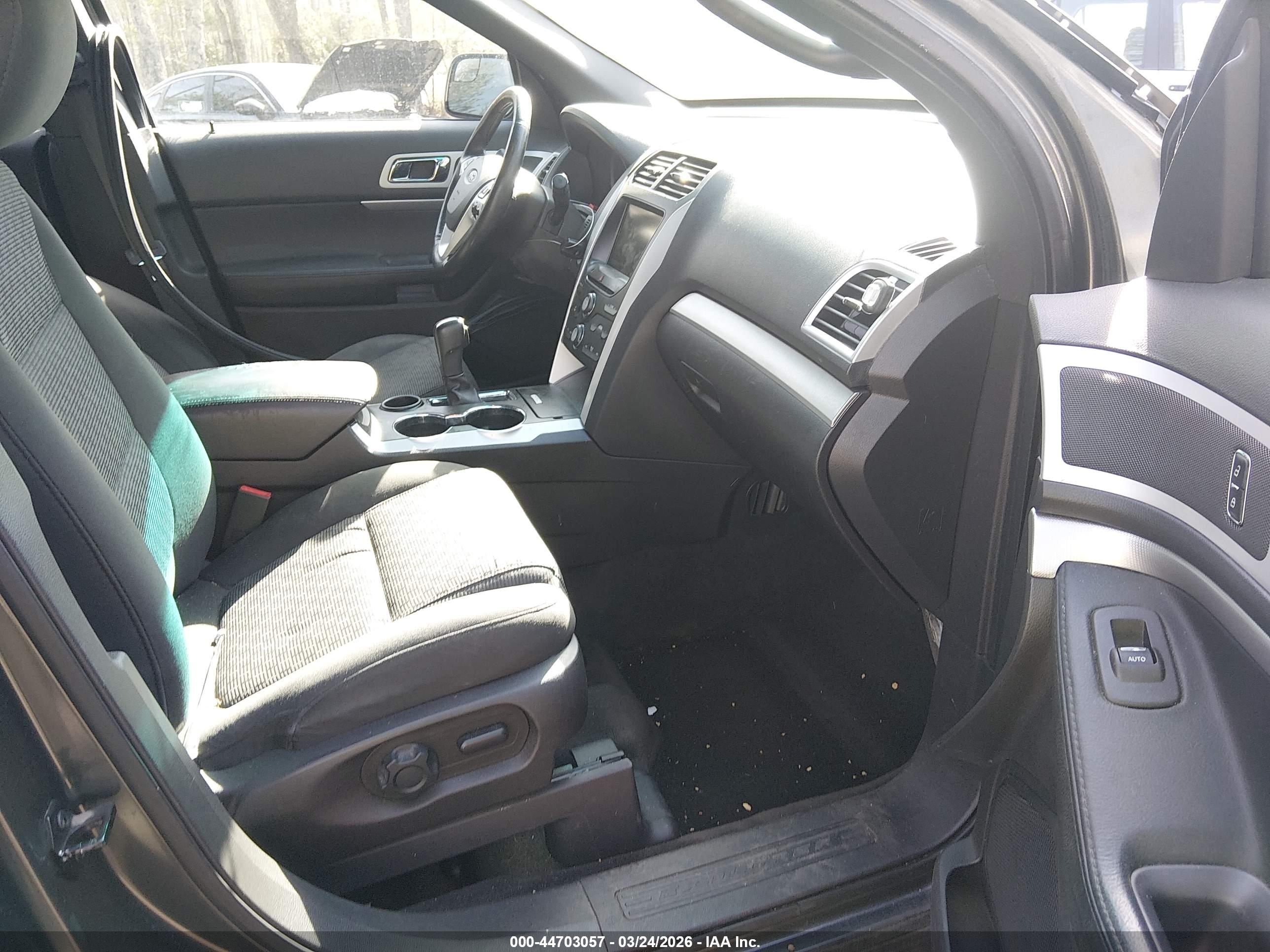 FORD EXPLORER image 5