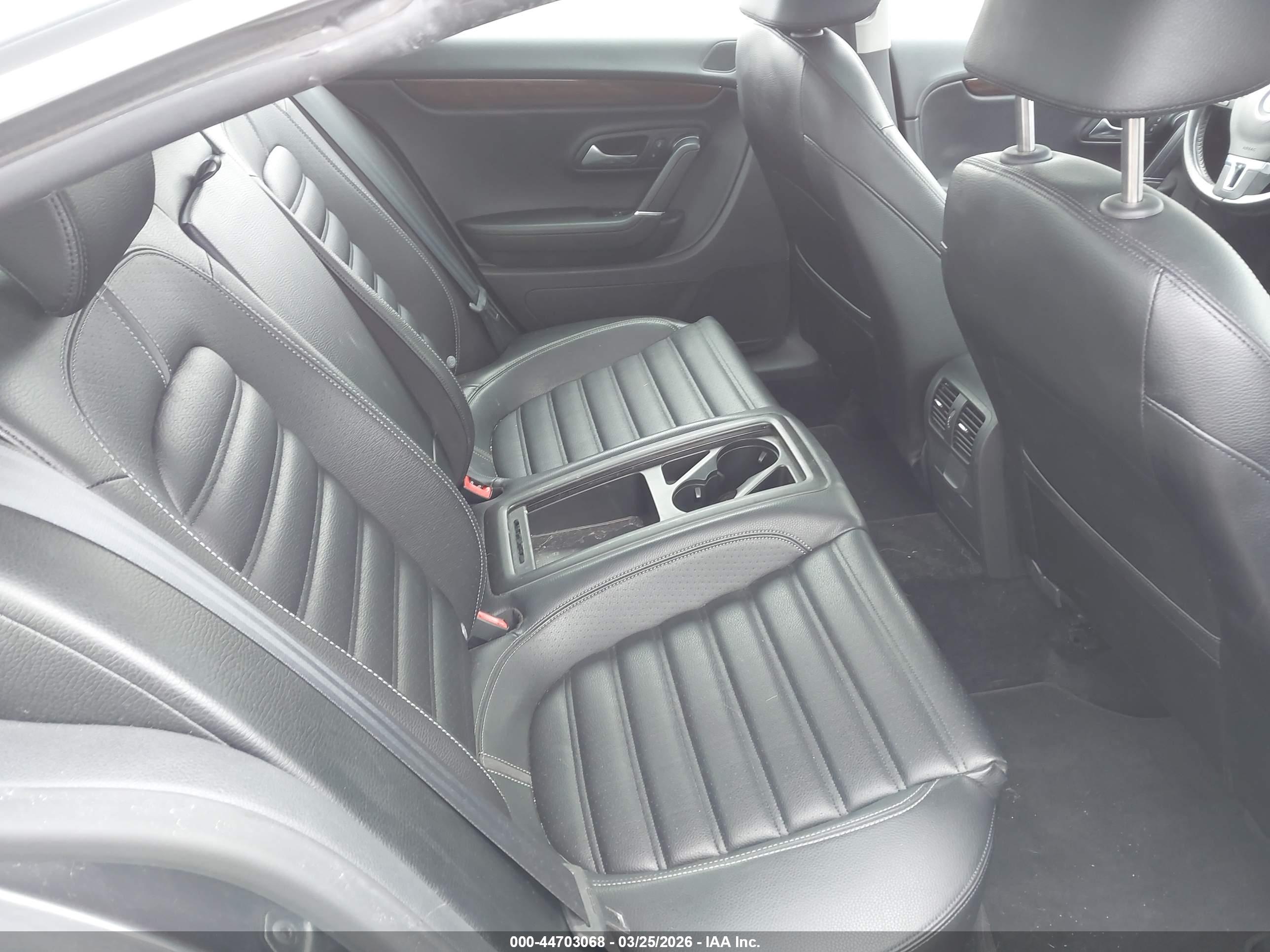 VOLKSWAGEN CC image 8
