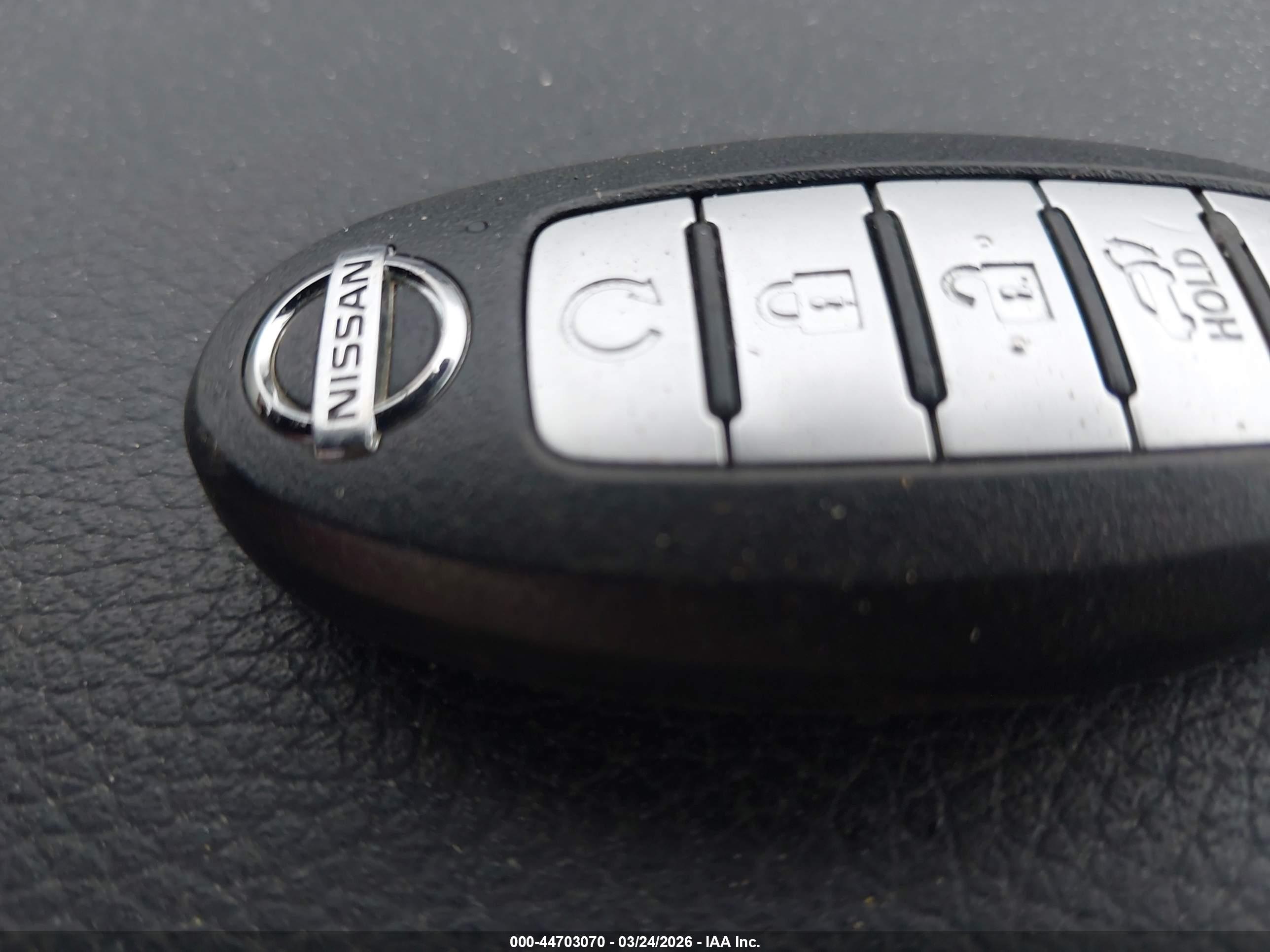 NISSAN ROGUE image 11