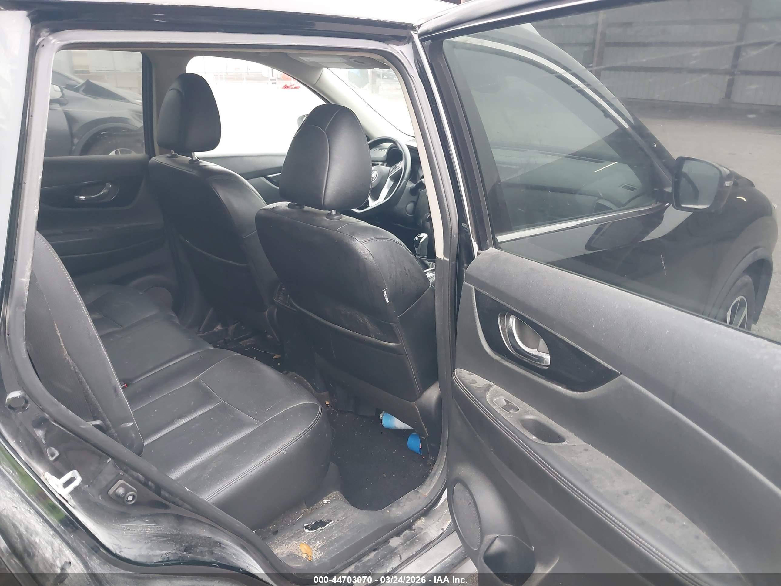 NISSAN ROGUE image 8
