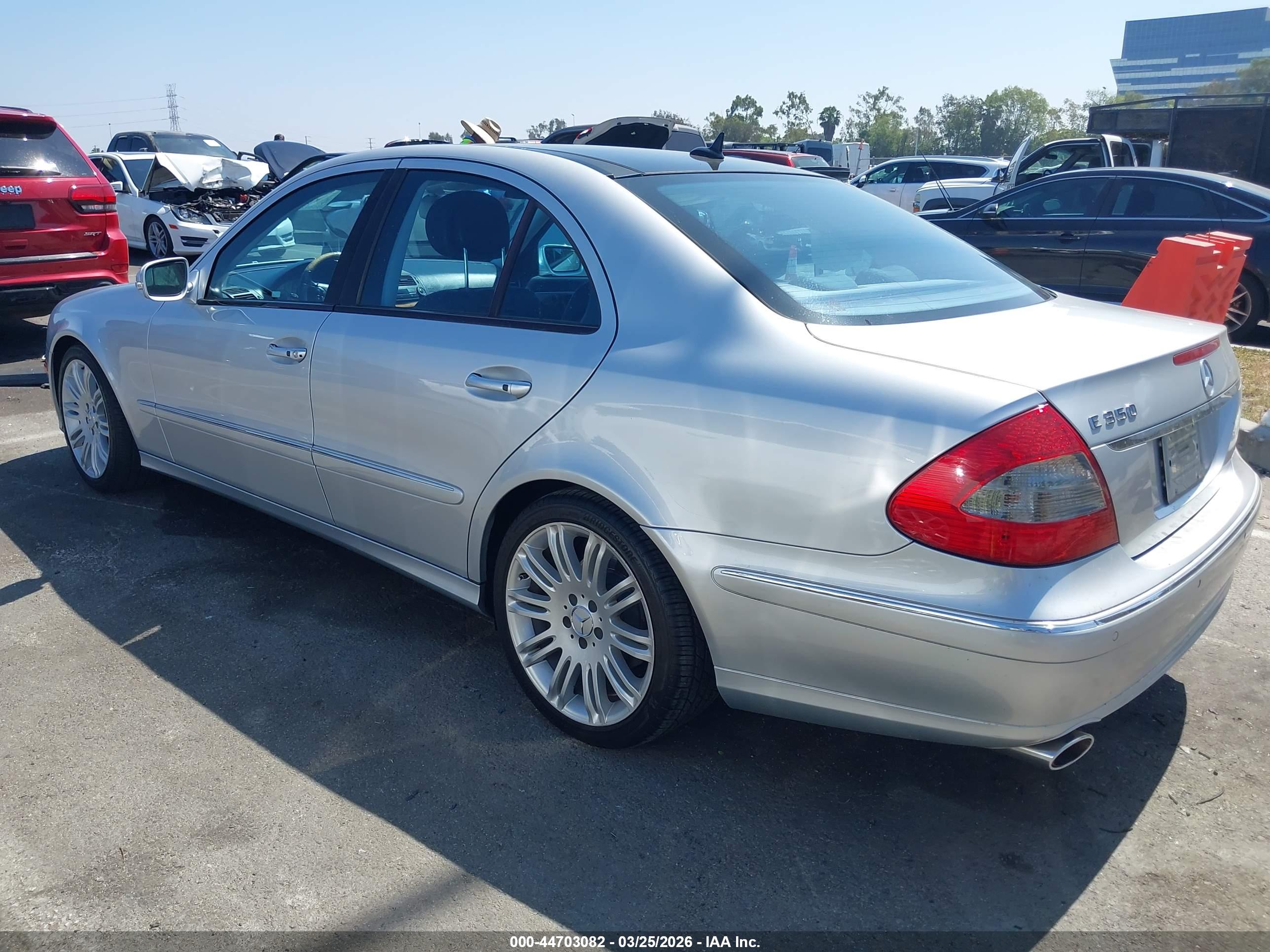 MERCEDES-BENZ E image 3