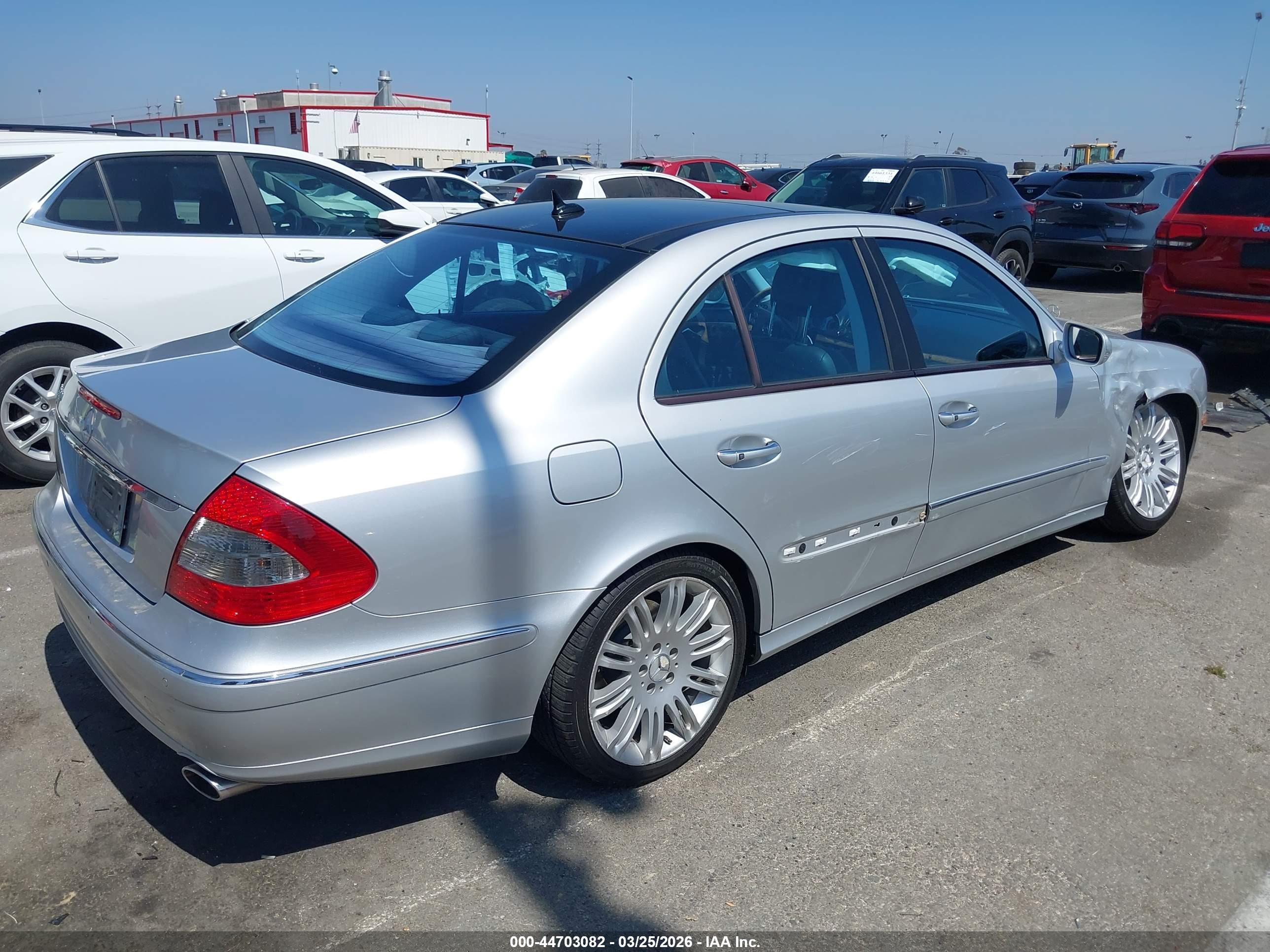 MERCEDES-BENZ E image 4