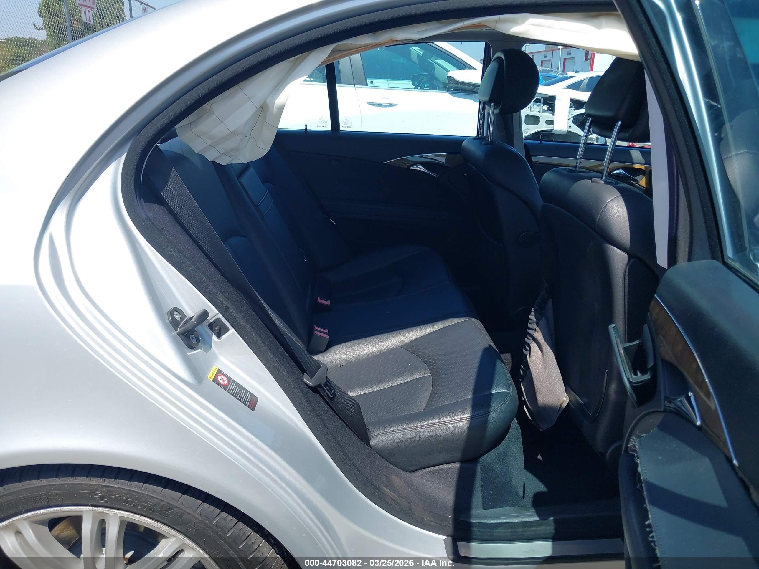 MERCEDES-BENZ E image 8
