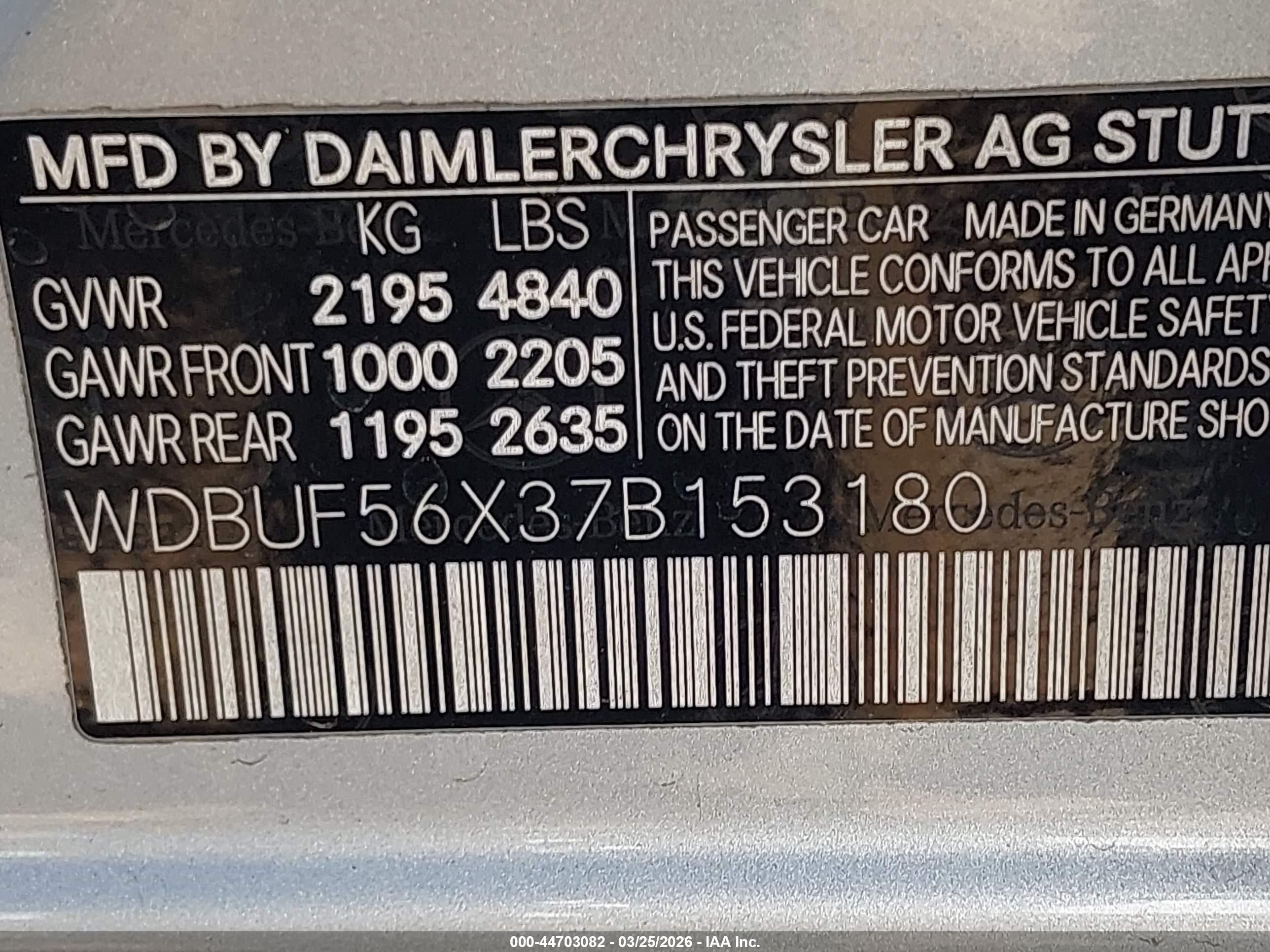 MERCEDES-BENZ E image 9