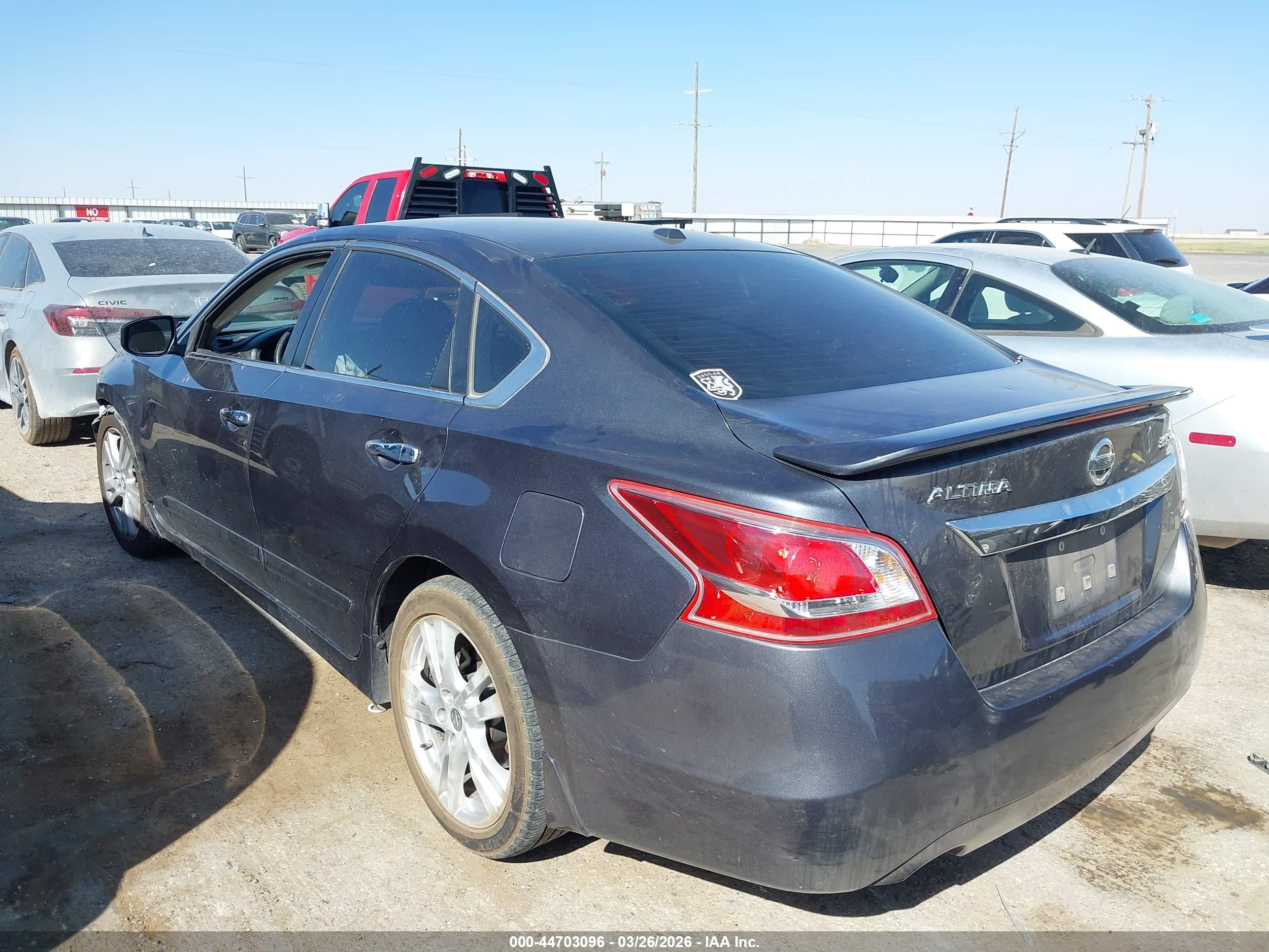 NISSAN ALTIMA image 3