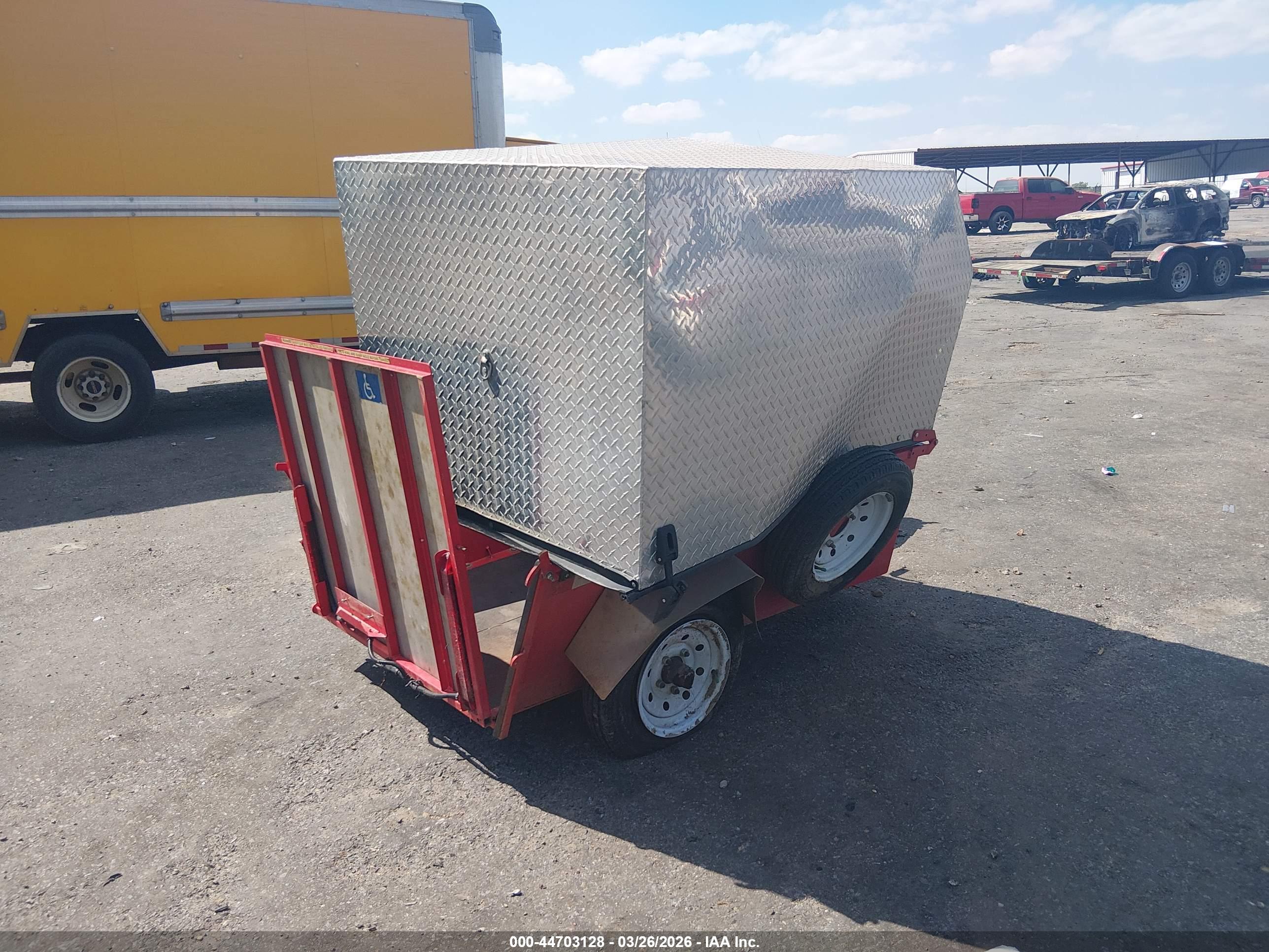 TRAILER TESH image 4