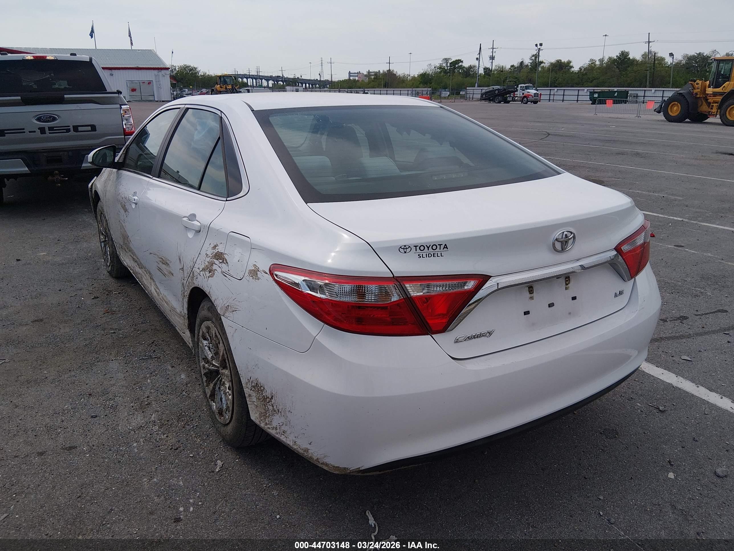 TOYOTA CAMRY image 3