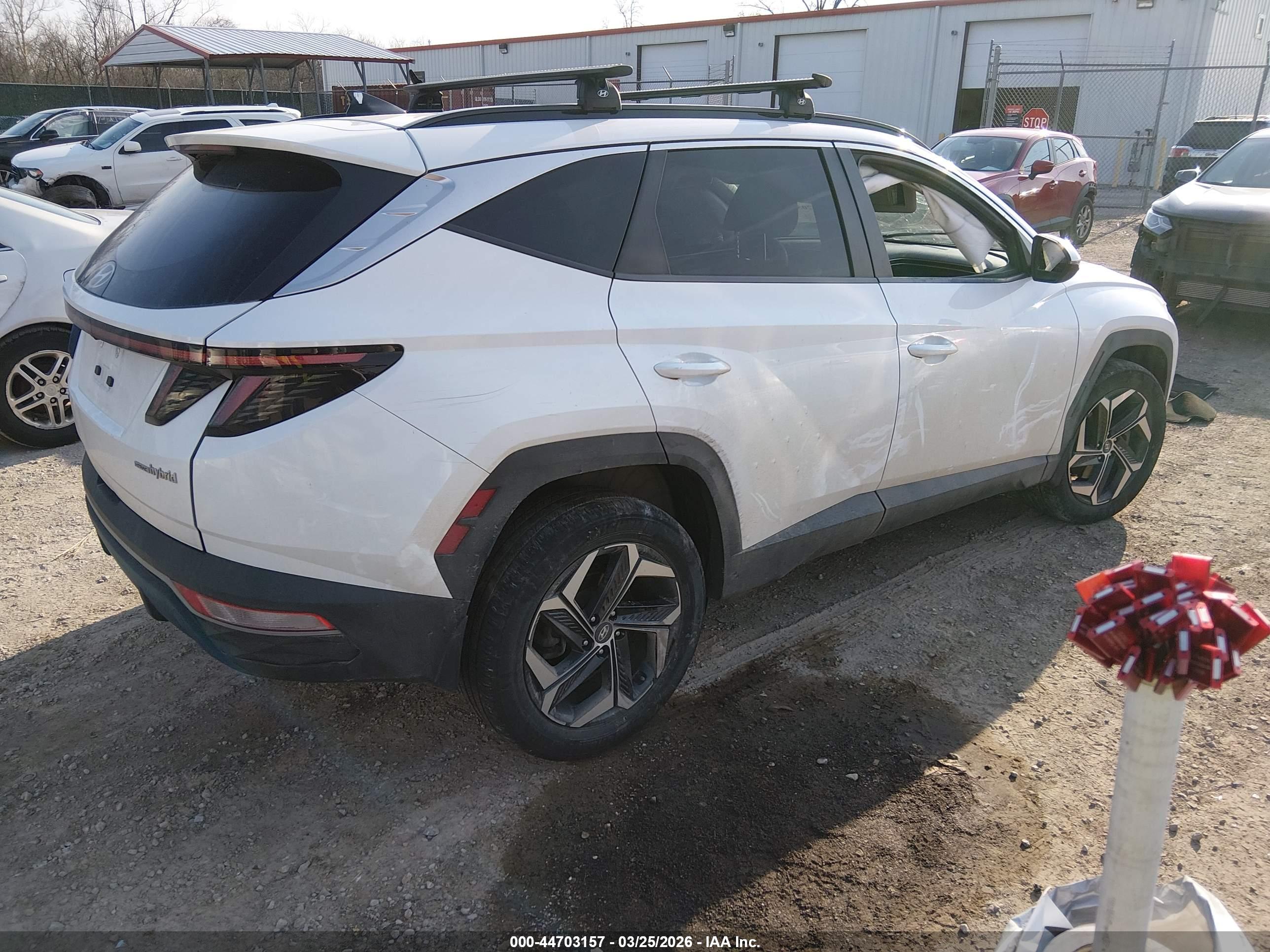 HYUNDAI TUCSON image 4