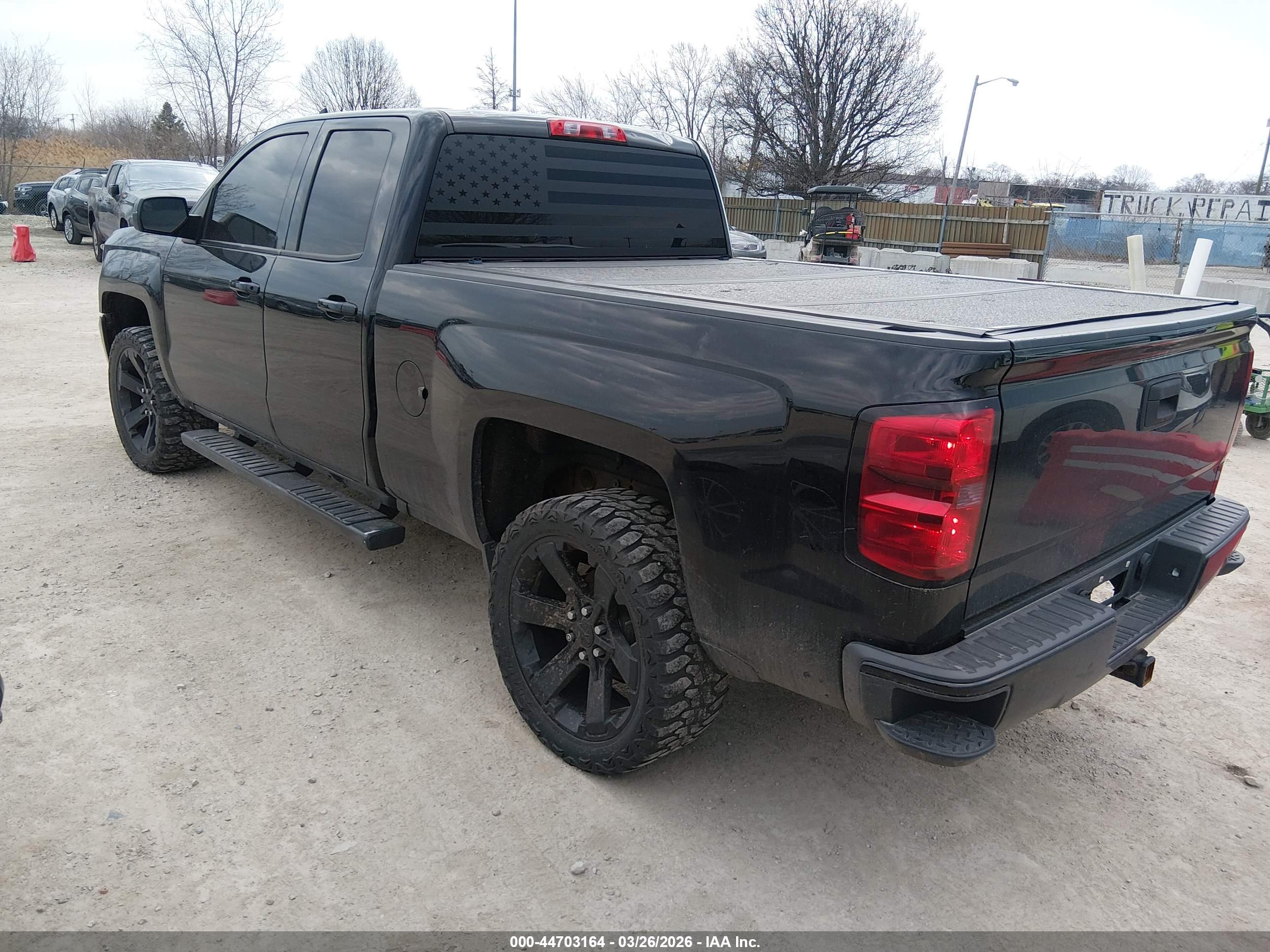 CHEVROLET SILVERADO image 3