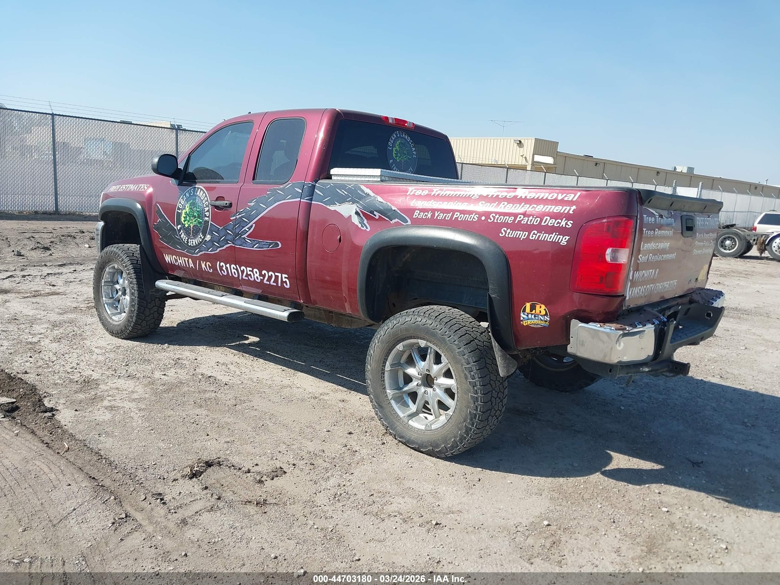 CHEVROLET SILVERADO image 3