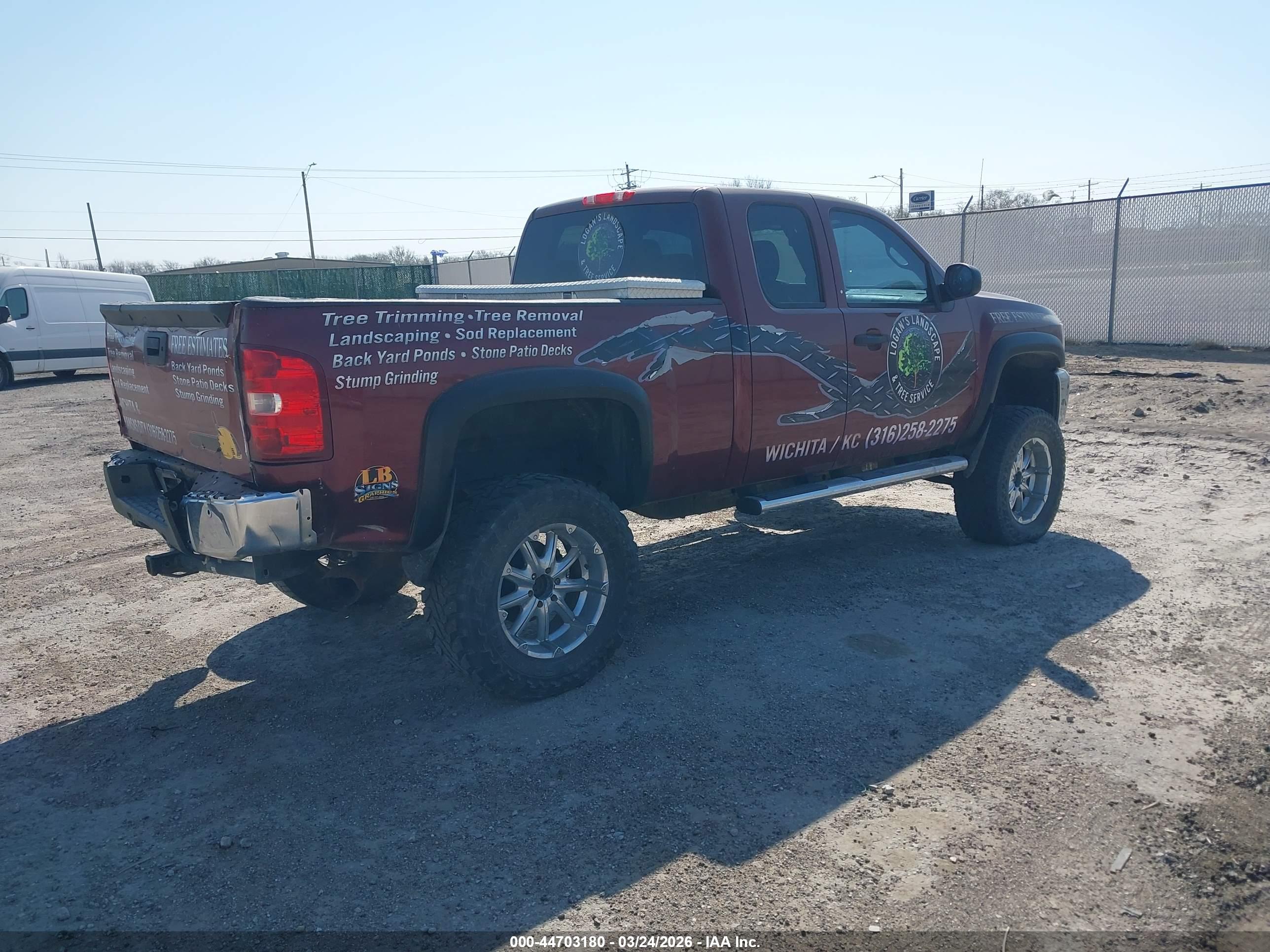 CHEVROLET SILVERADO image 4
