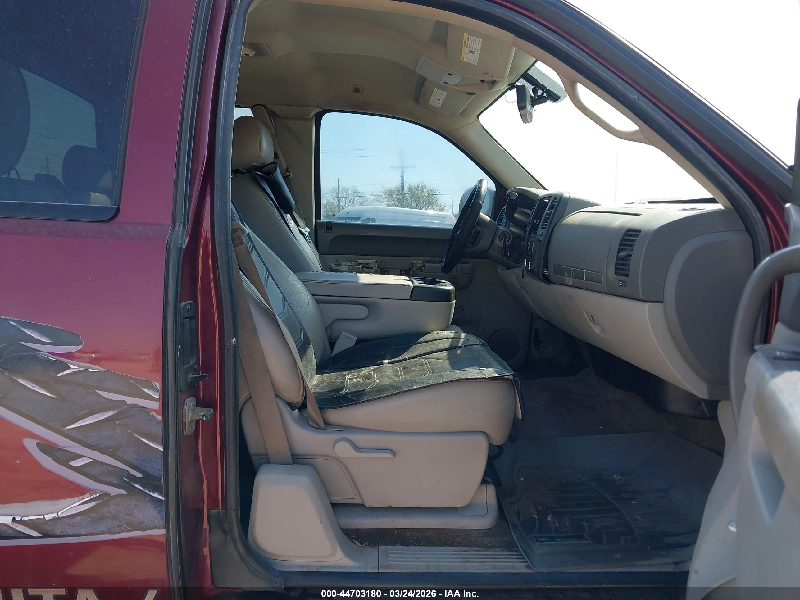 CHEVROLET SILVERADO image 5