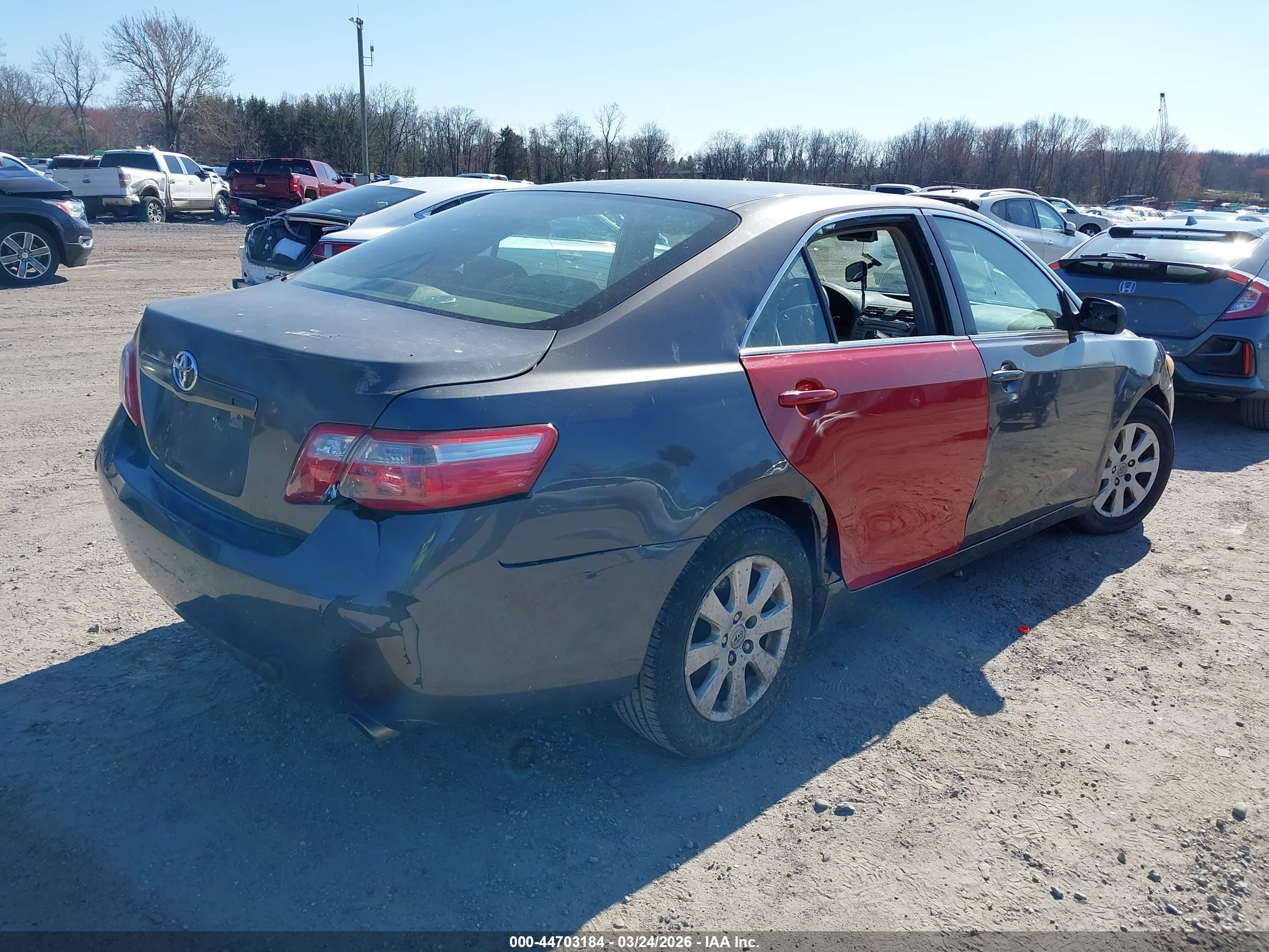 TOYOTA CAMRY image 4