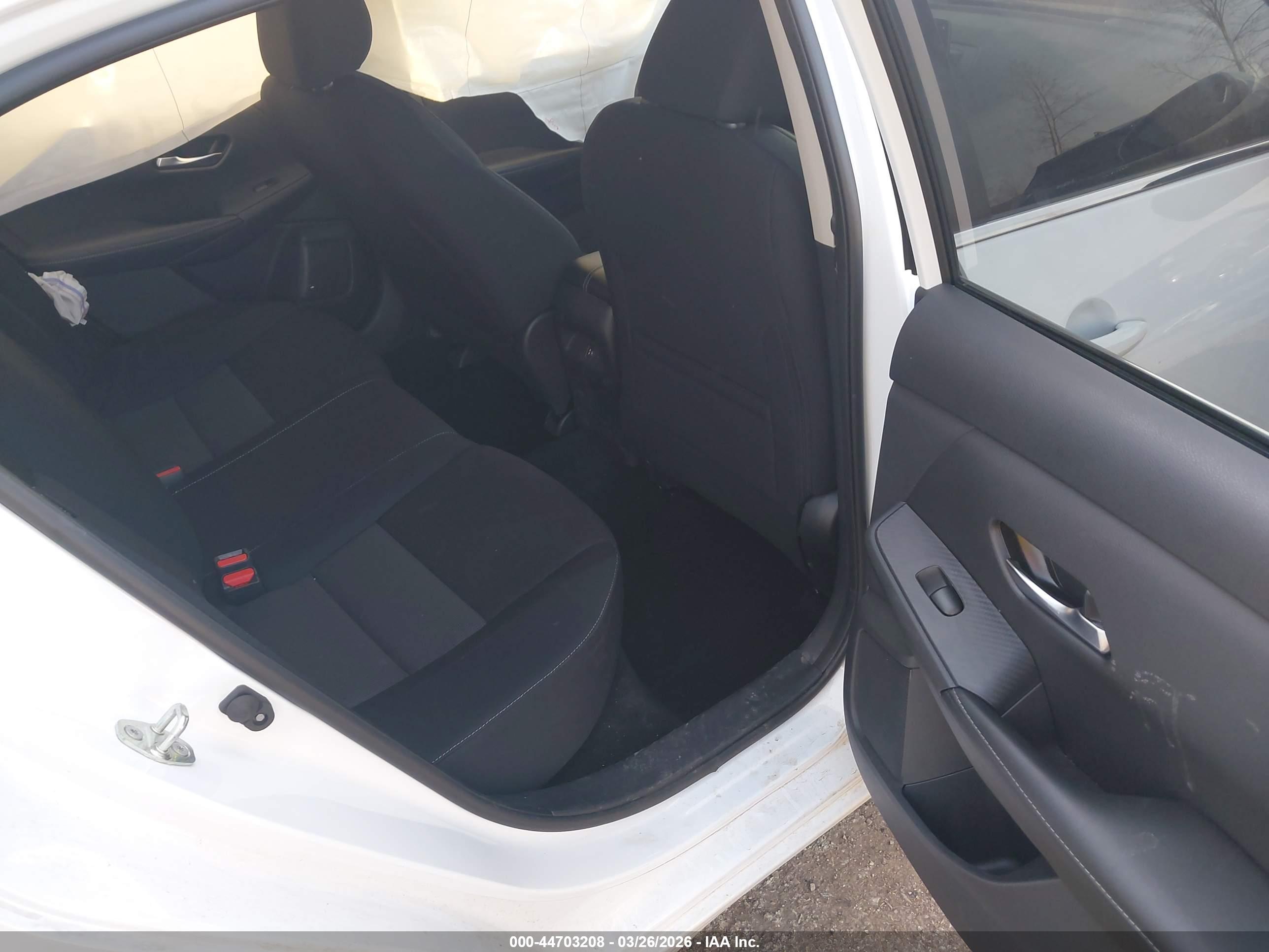 NISSAN SENTRA image 8