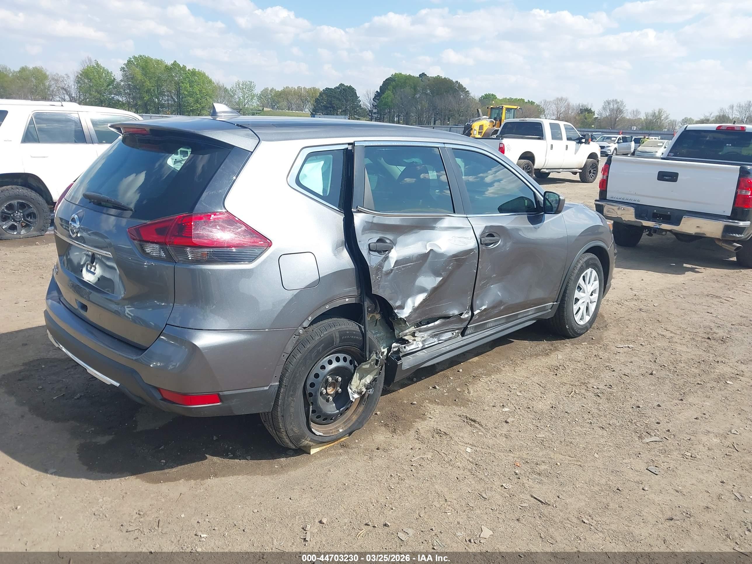 NISSAN ROGUE image 4