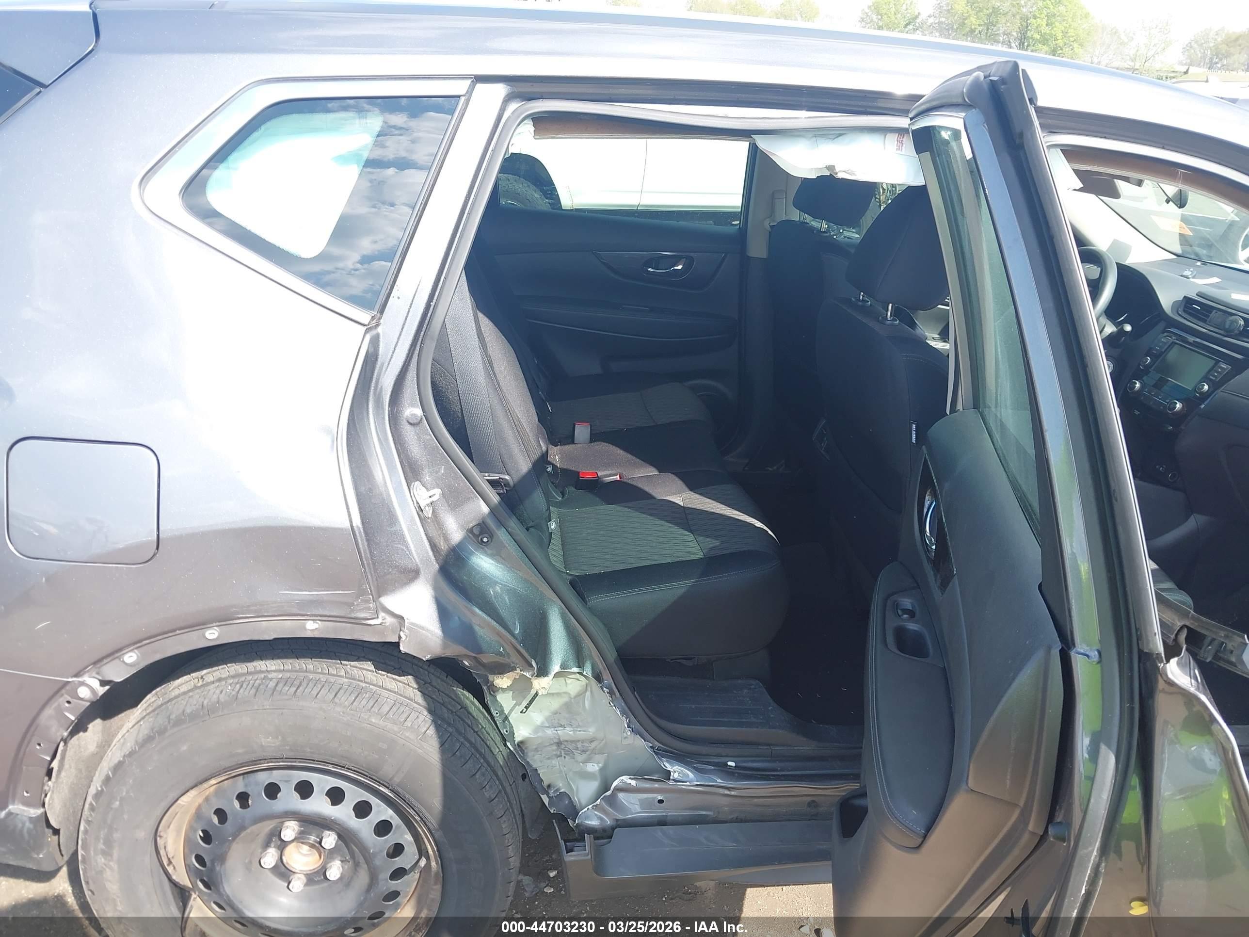 NISSAN ROGUE image 8