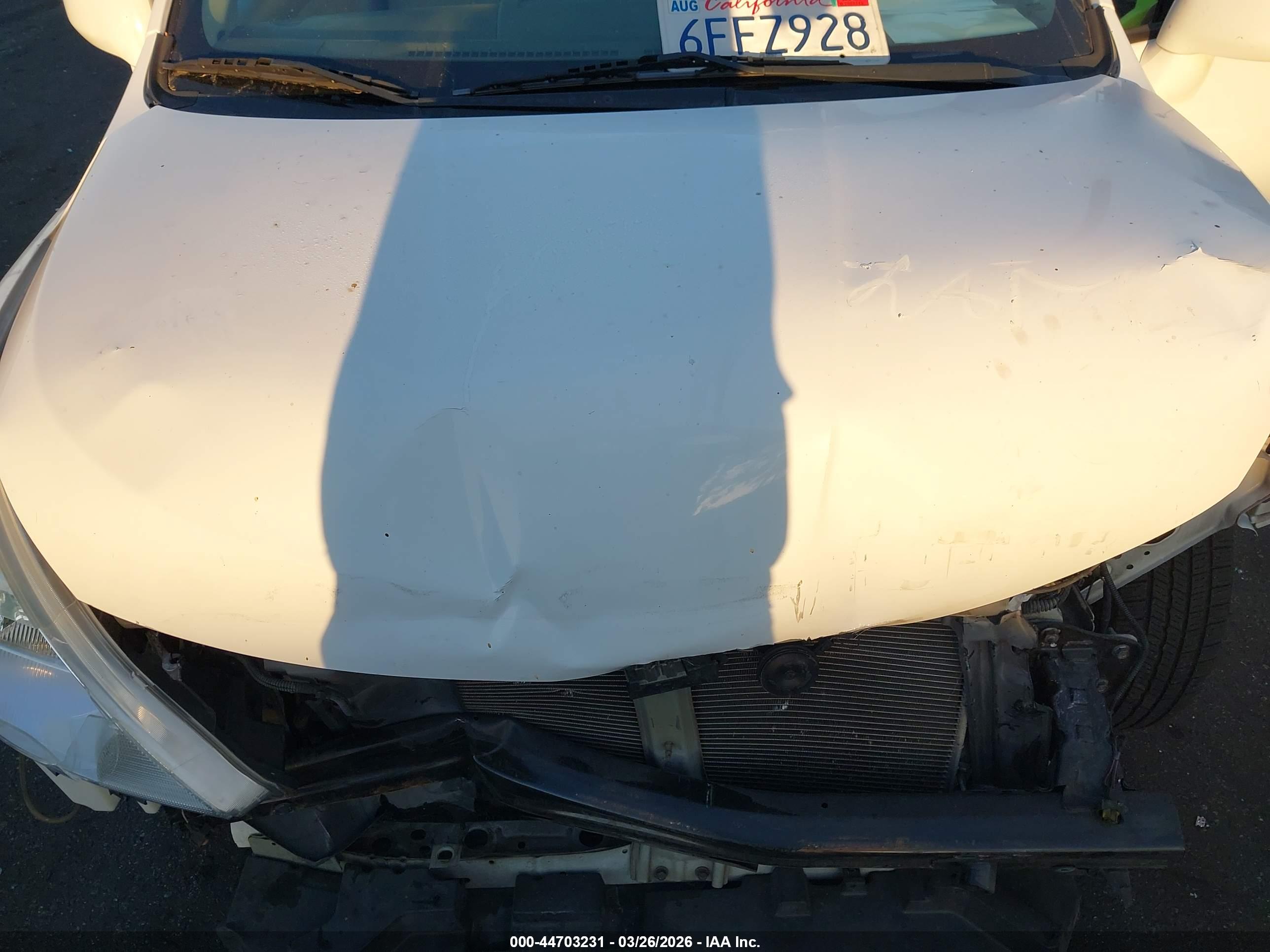 NISSAN VERSA image 10