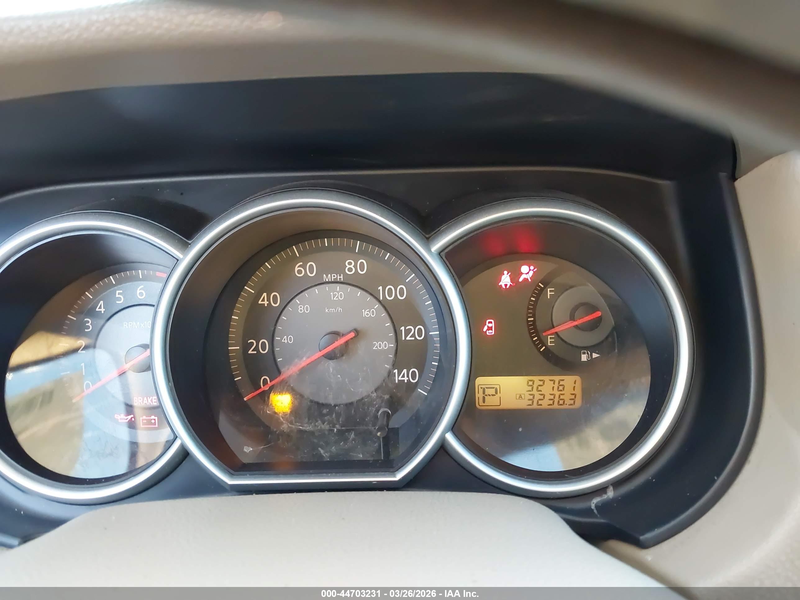 NISSAN VERSA image 7