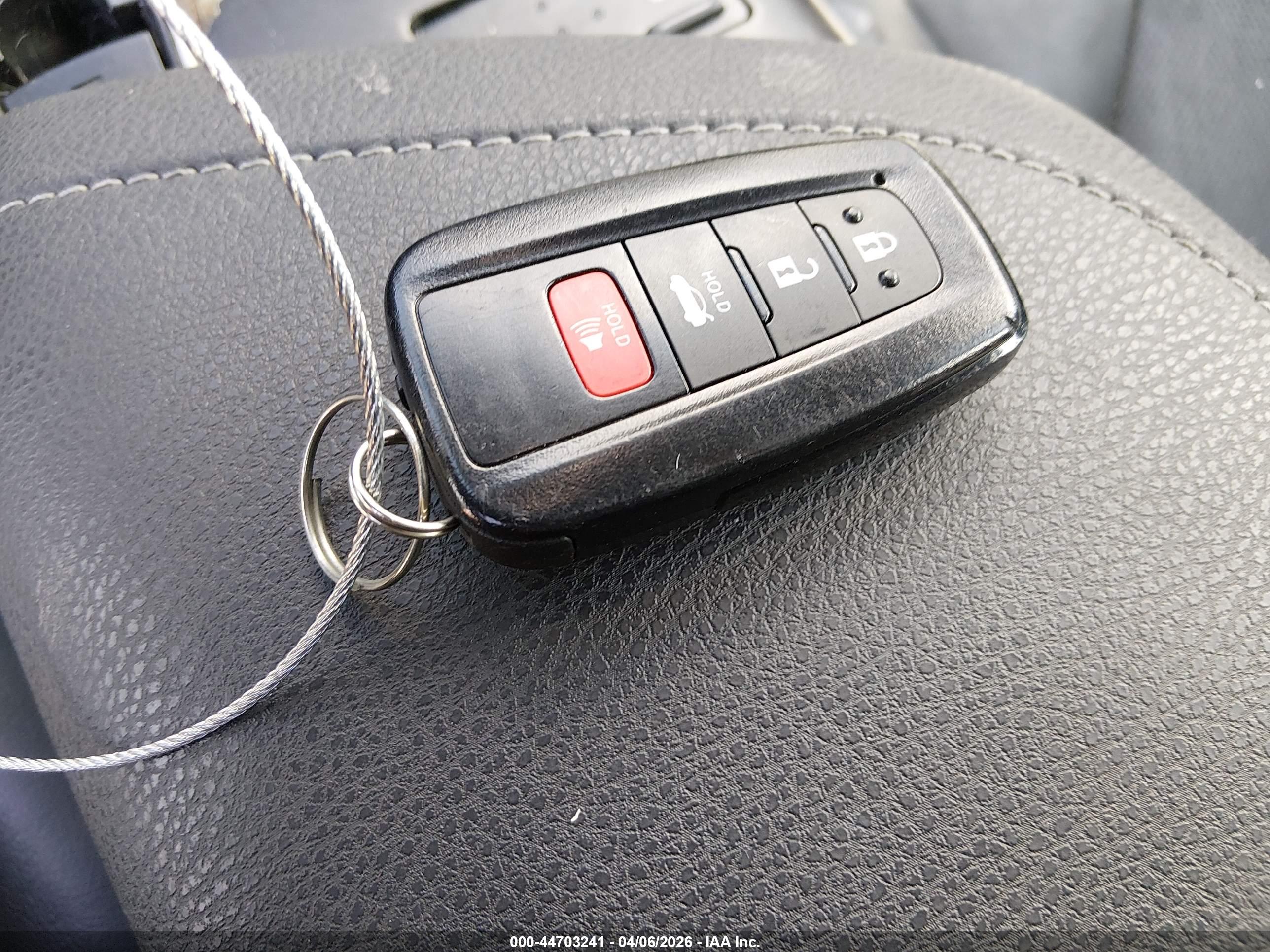 TOYOTA CAMRY image 11