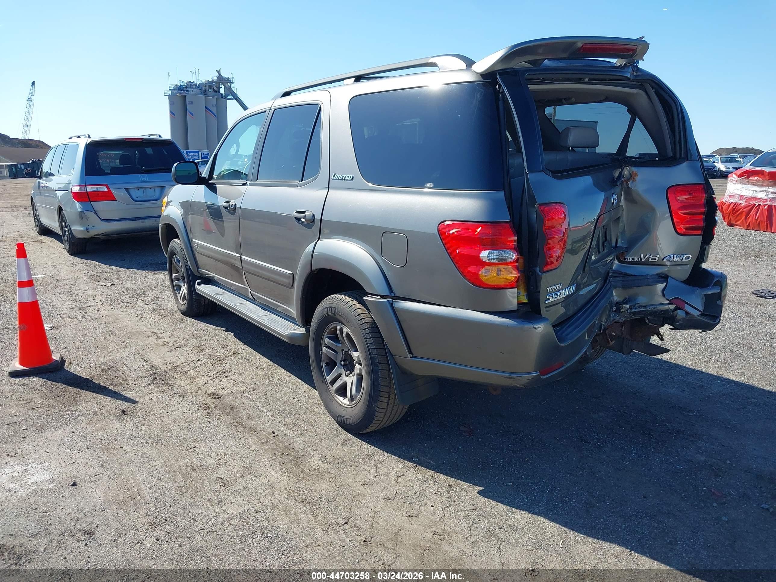 TOYOTA SEQUOIA image 3