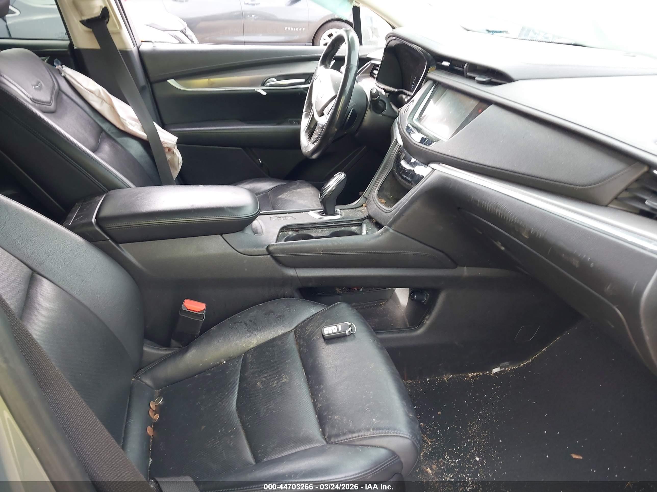 CADILLAC XT5 image 5