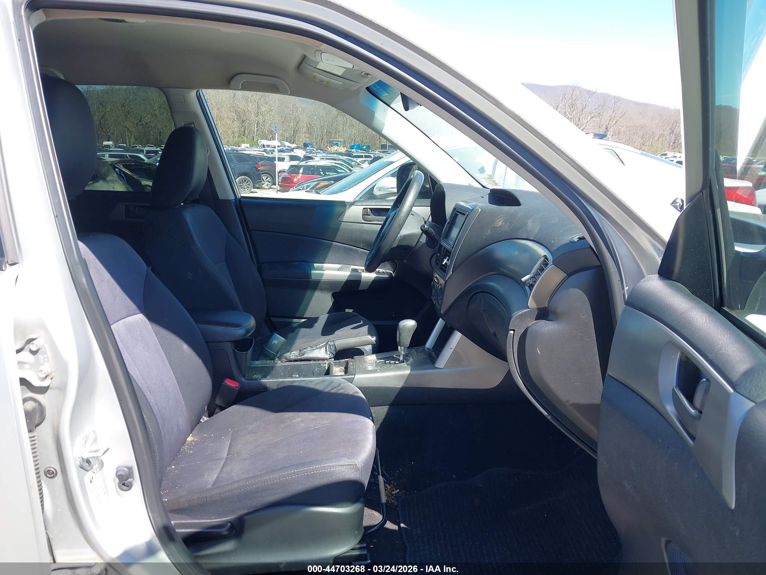 SUBARU FORESTER image 5