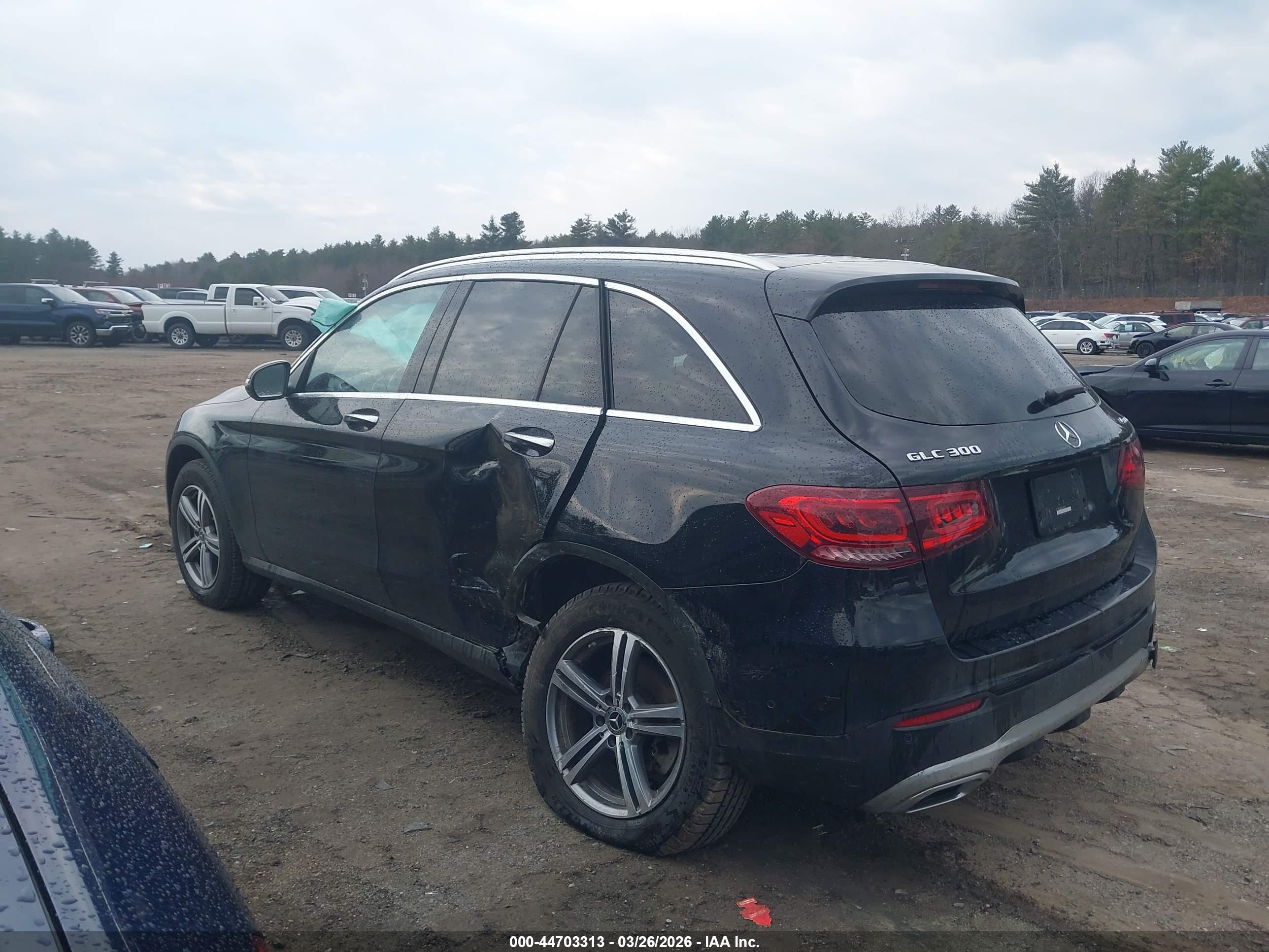 MERCEDES-BENZ GLC image 3