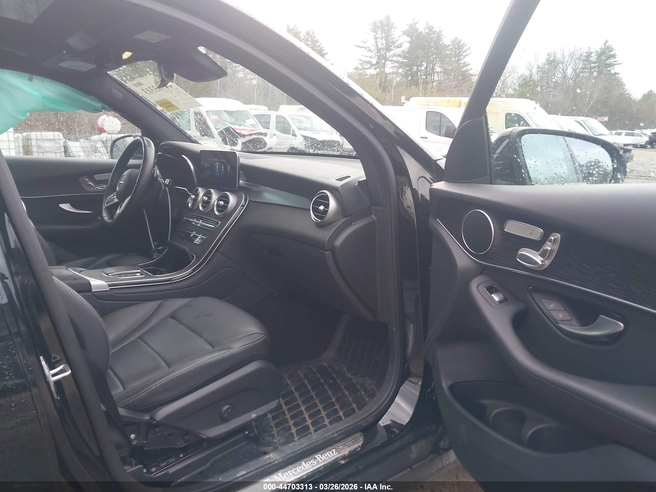 MERCEDES-BENZ GLC image 5