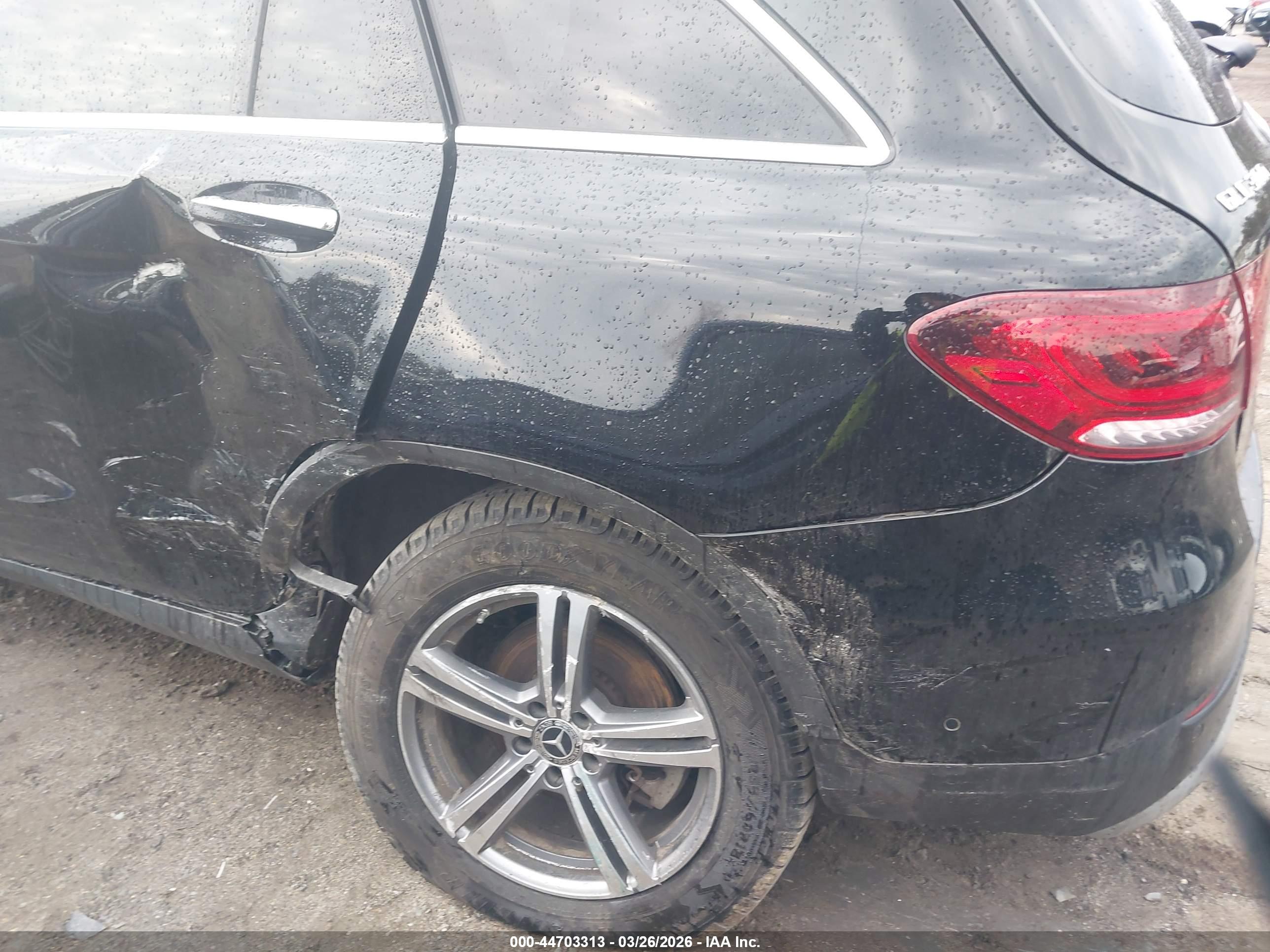 MERCEDES-BENZ GLC image 6