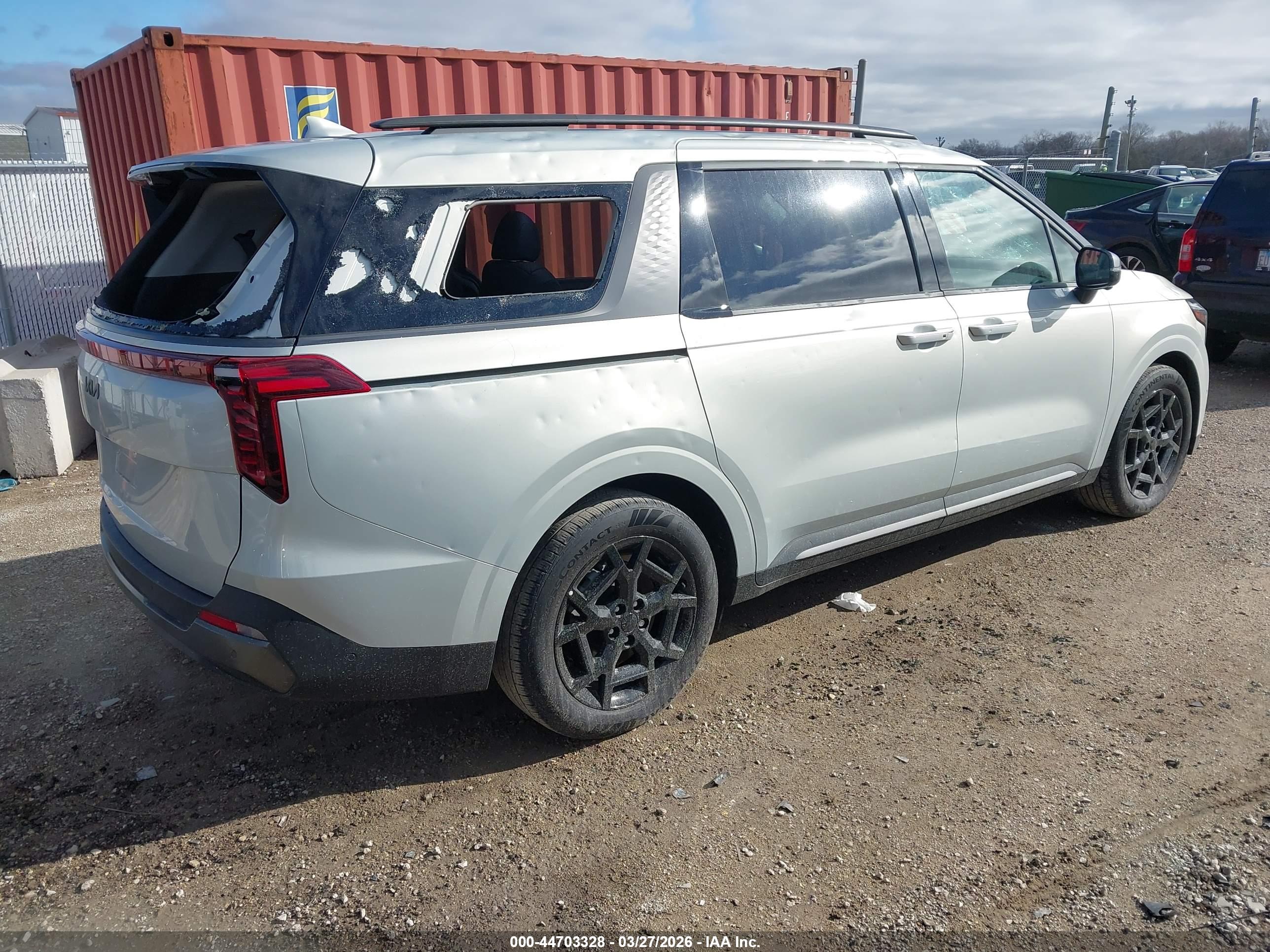 KIA CARNIVAL image 4