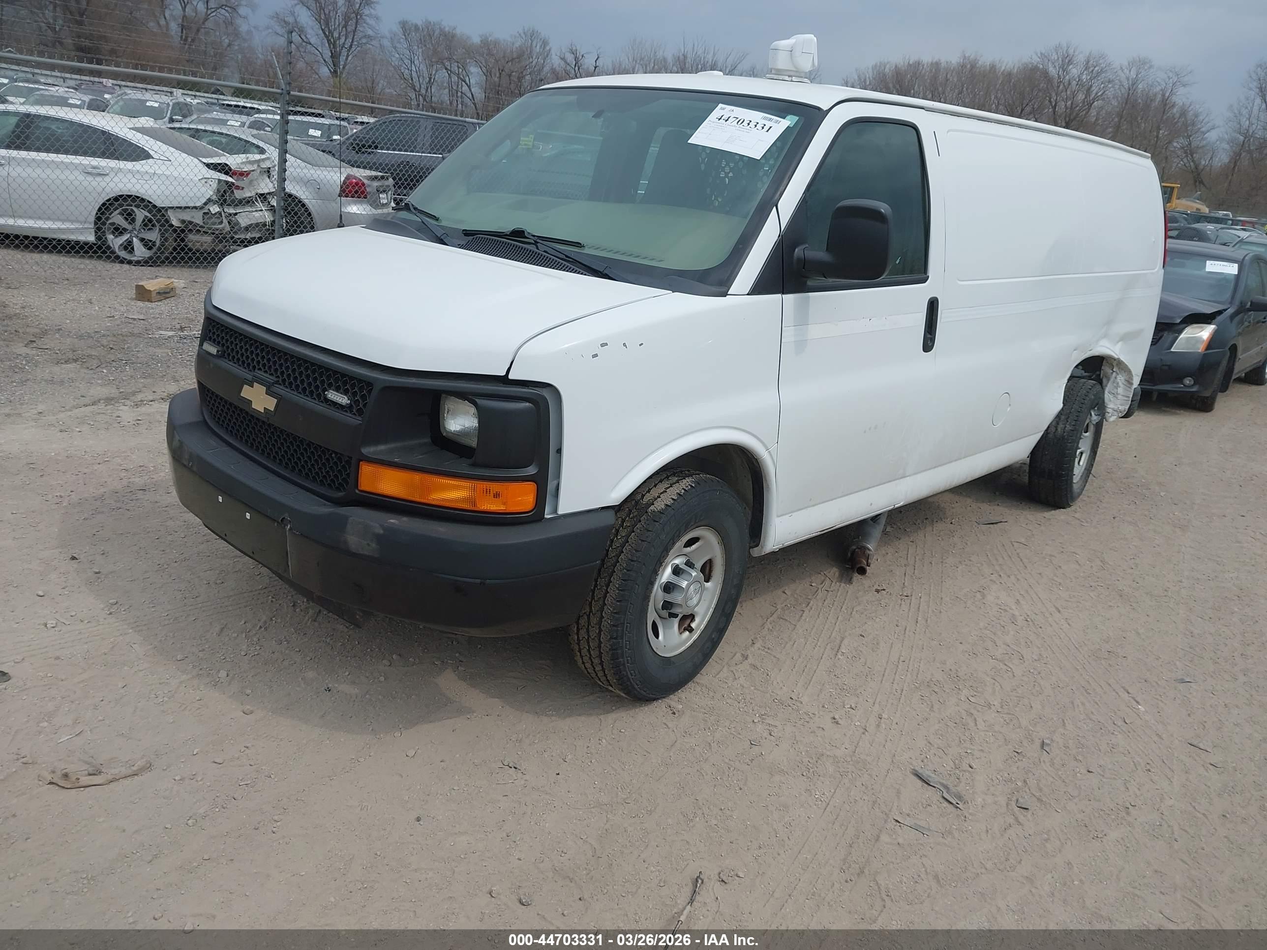CHEVROLET EXPRESS image 2