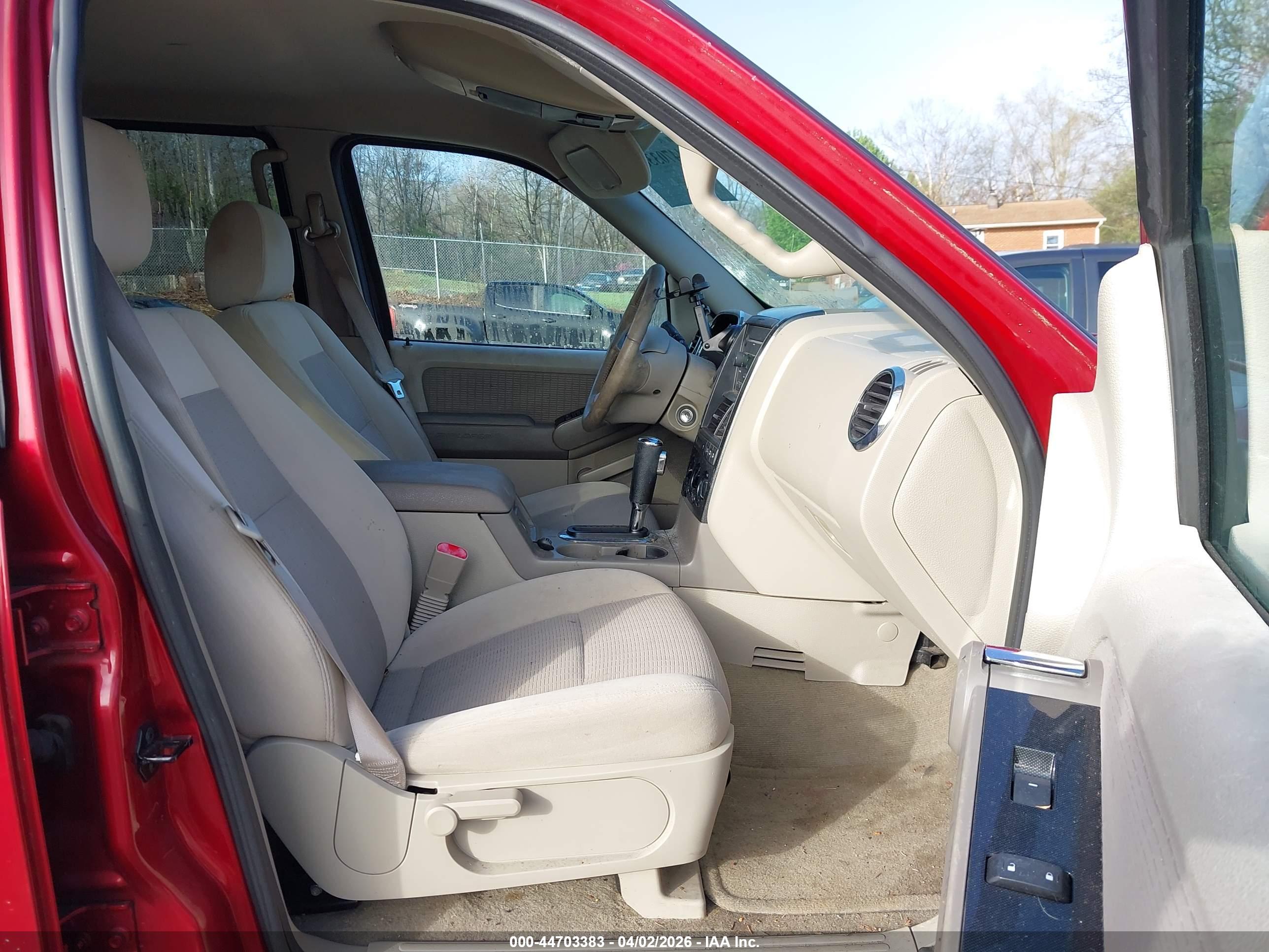 FORD EXPLORER image 5