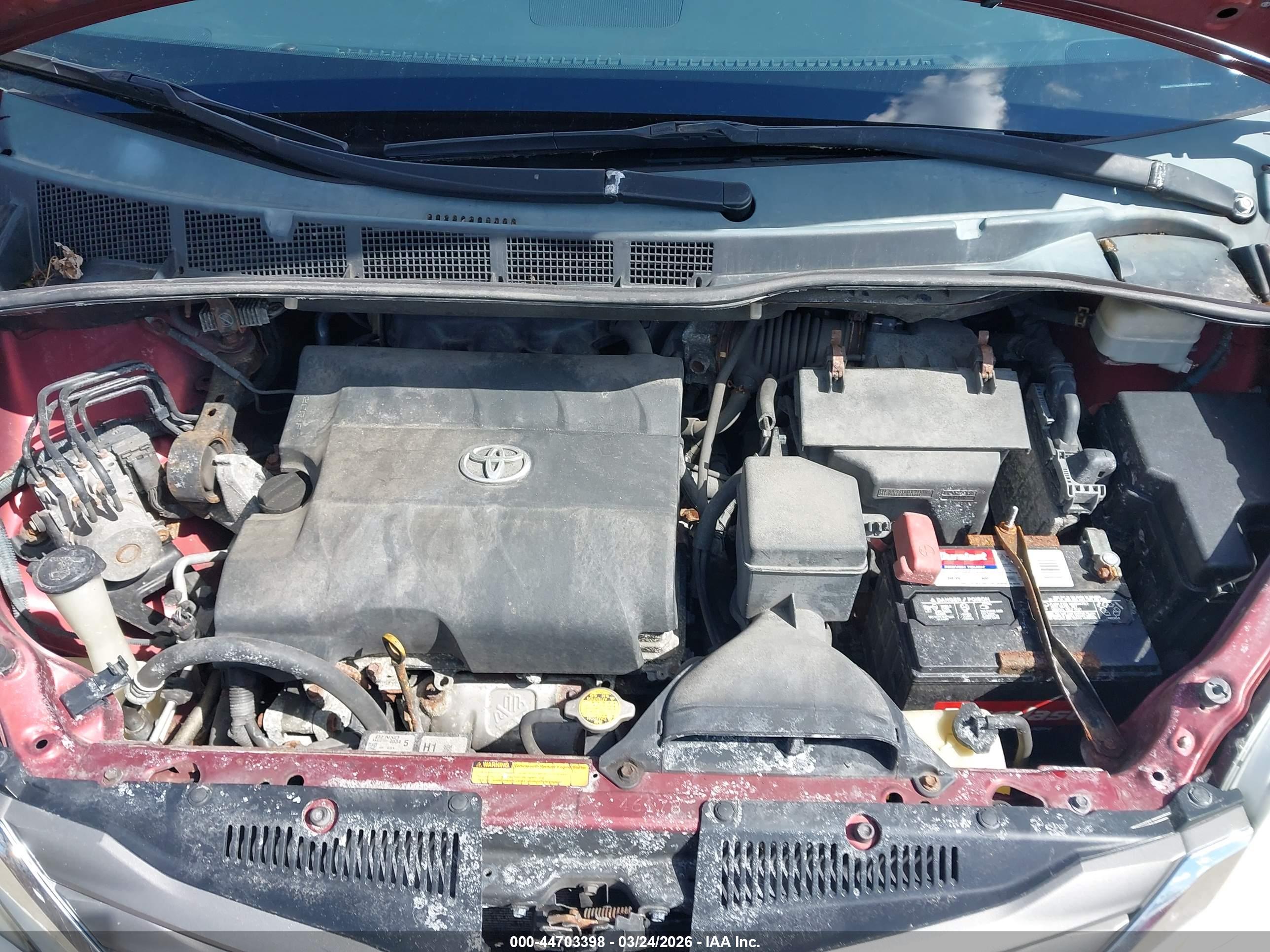 TOYOTA SIENNA image 10