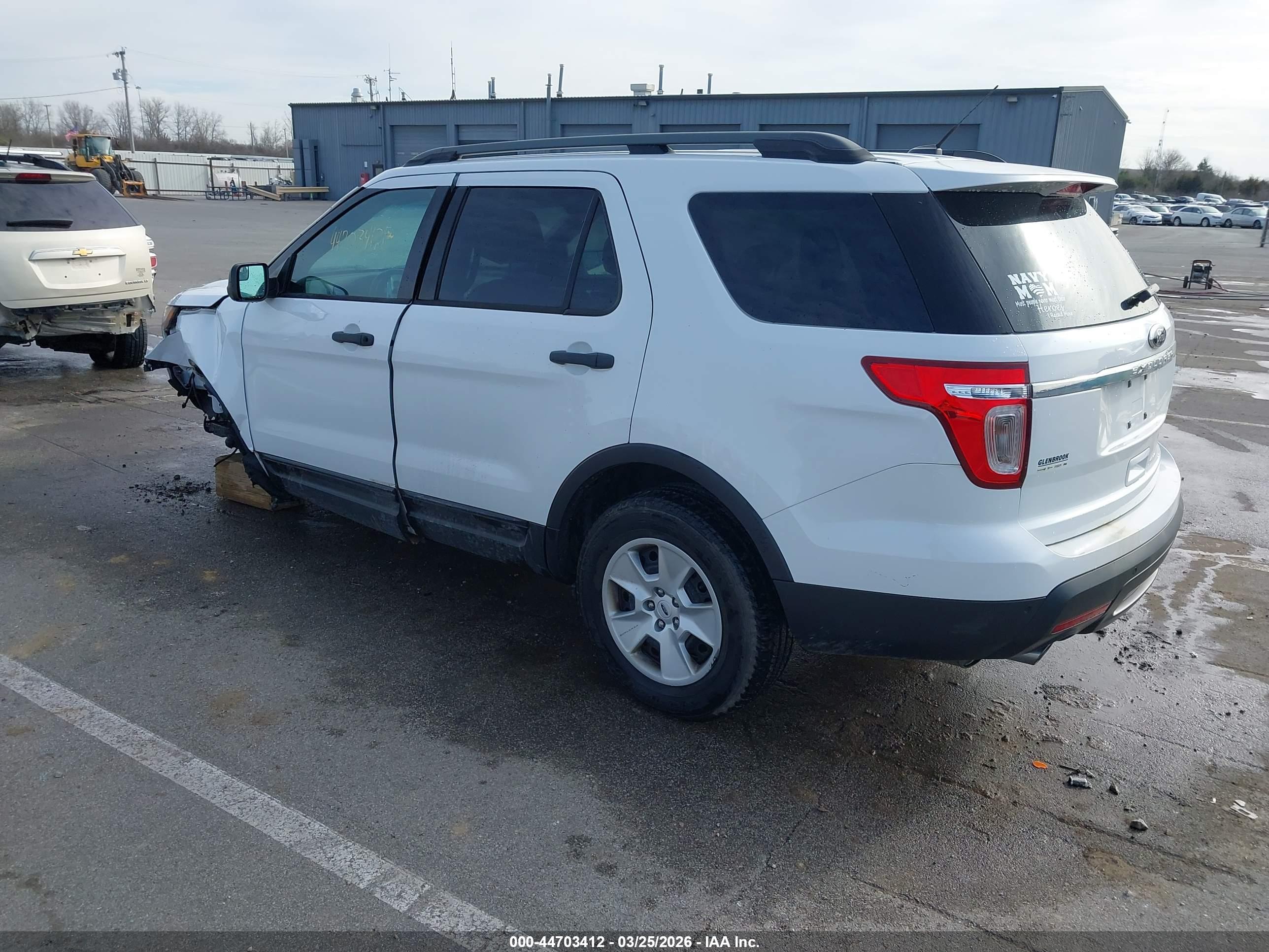 FORD EXPLORER image 3