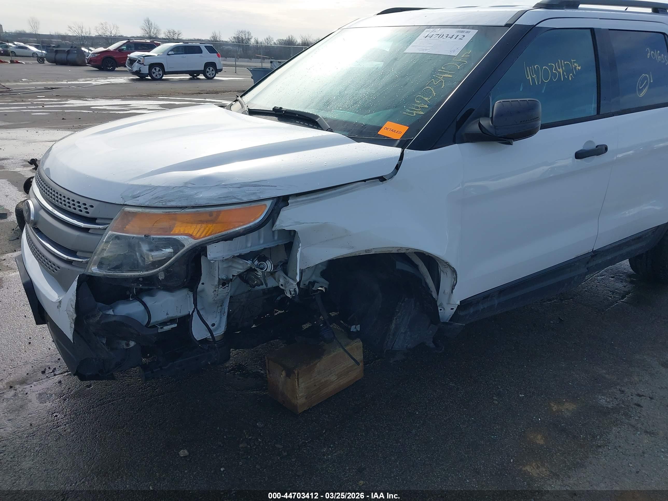 FORD EXPLORER image 6