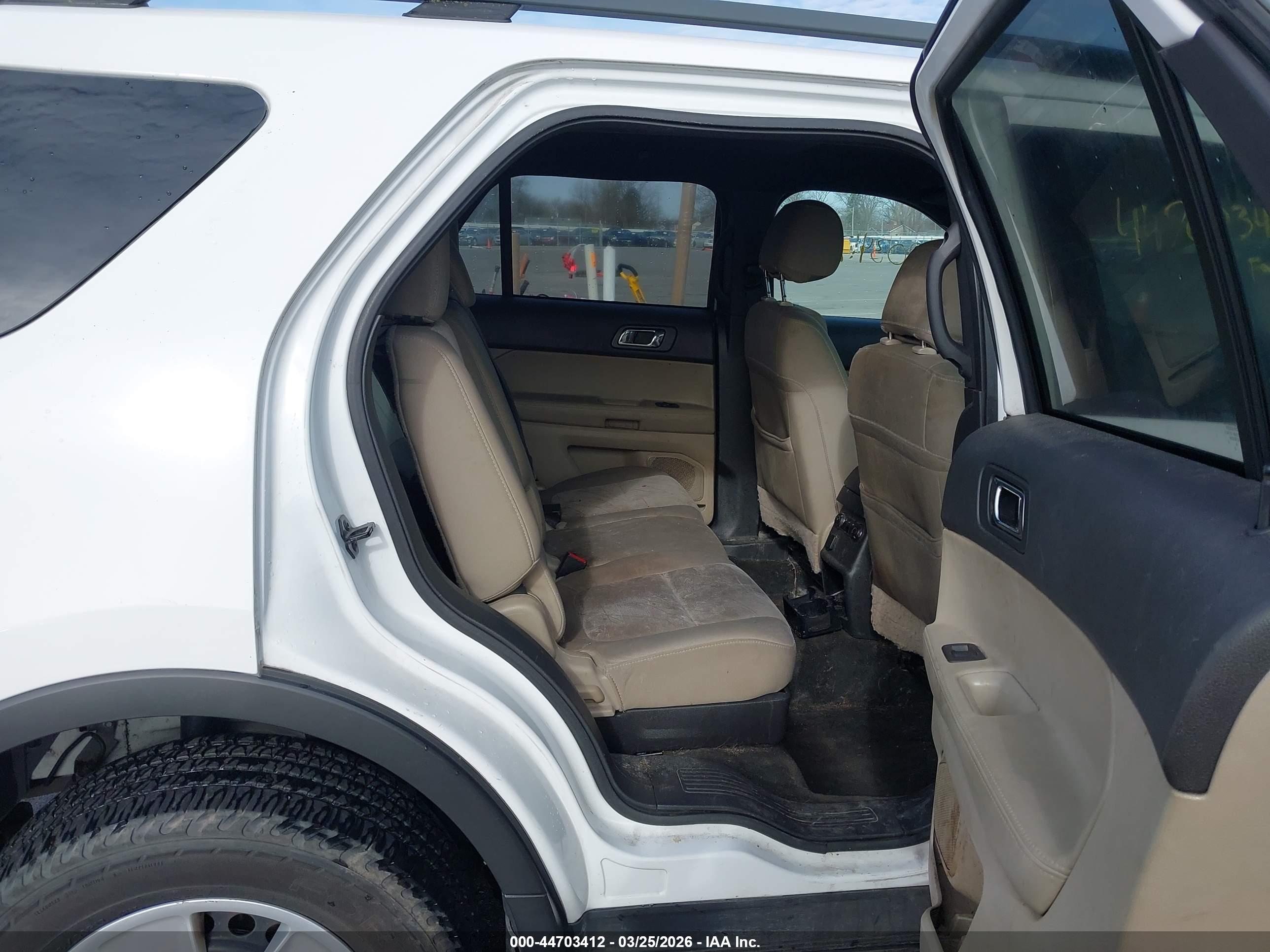 FORD EXPLORER image 8