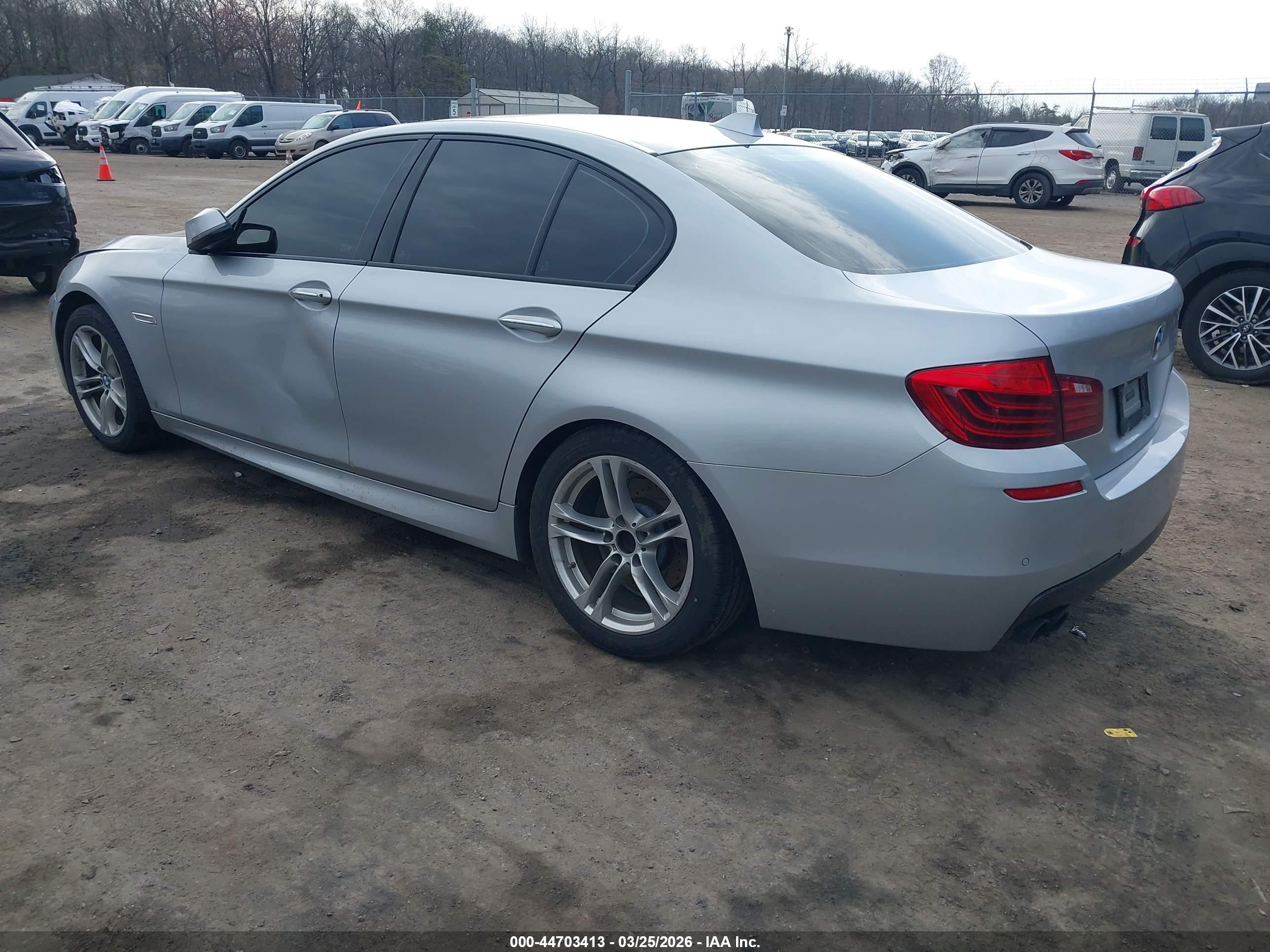 BMW 528I image 3