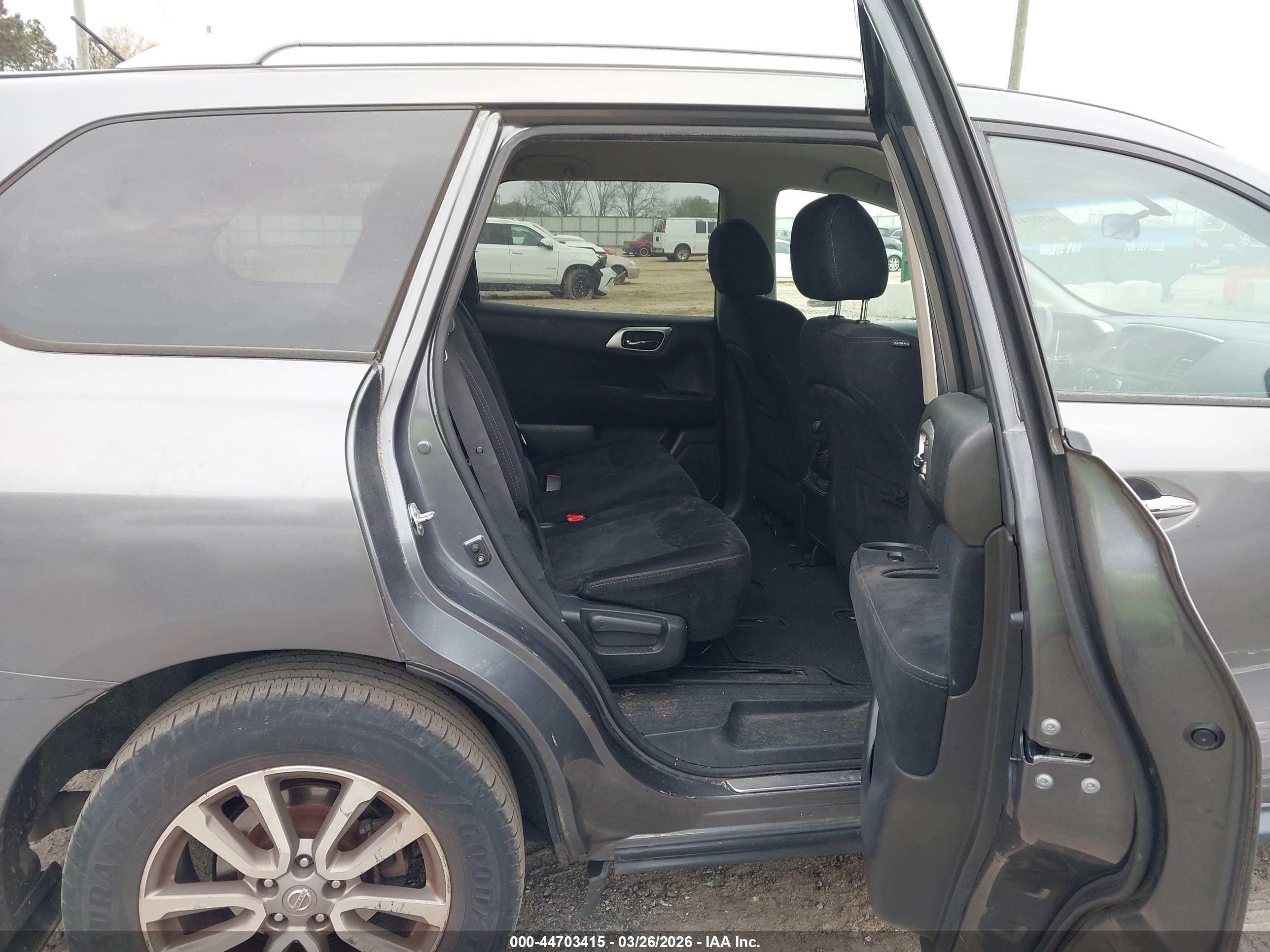 NISSAN PATHFINDER image 8
