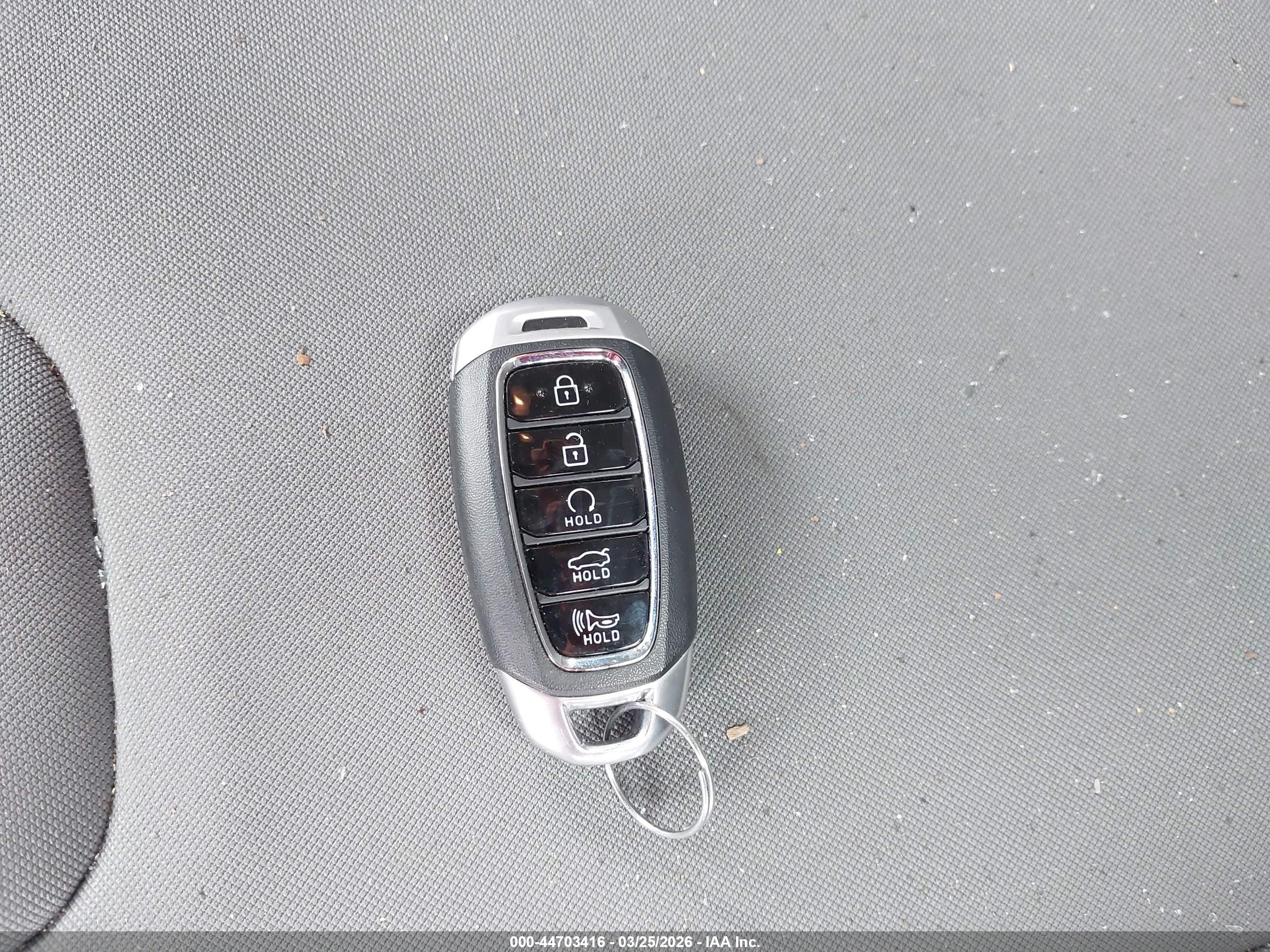 HYUNDAI ELANTRA image 11