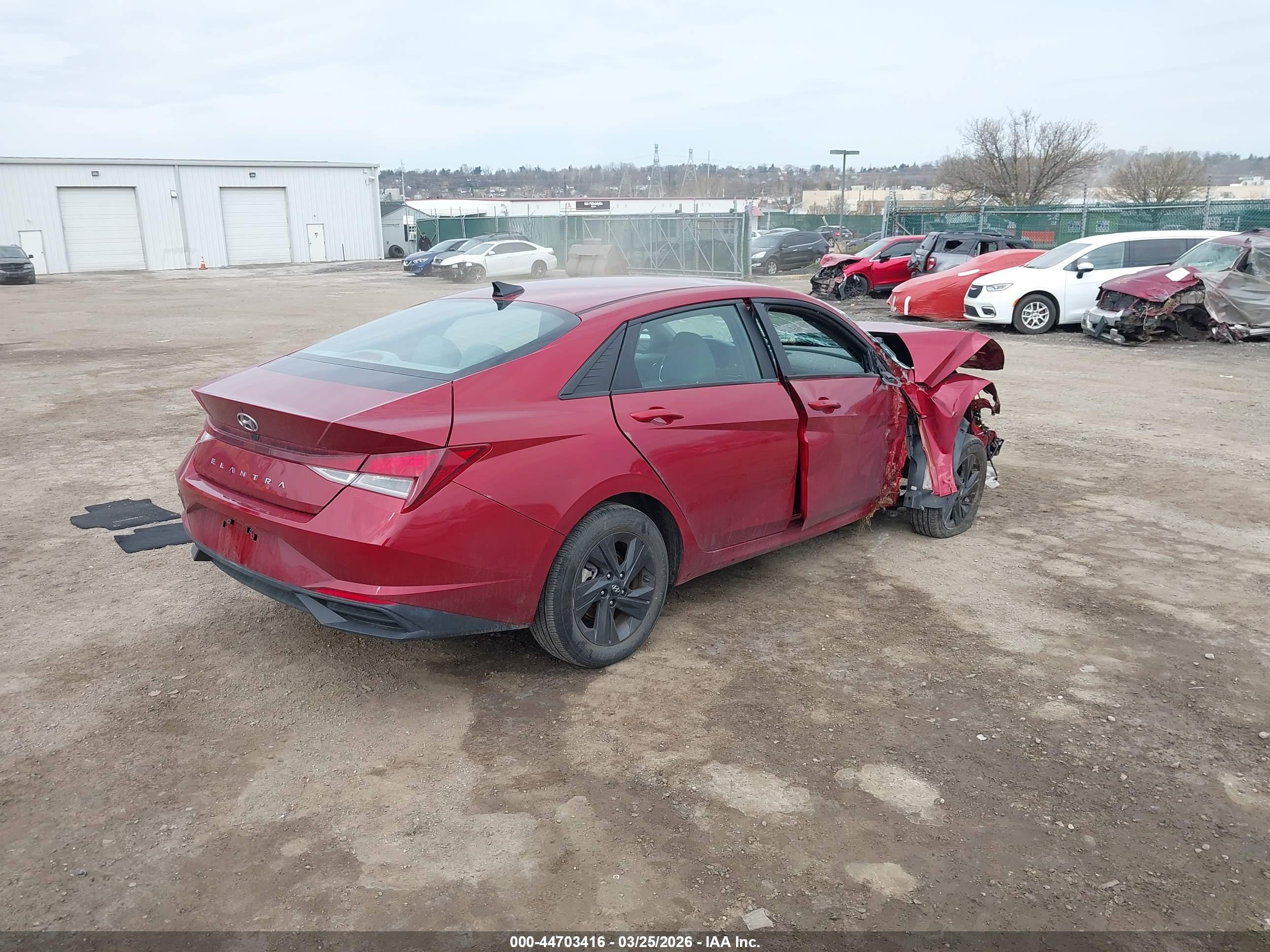 HYUNDAI ELANTRA image 4