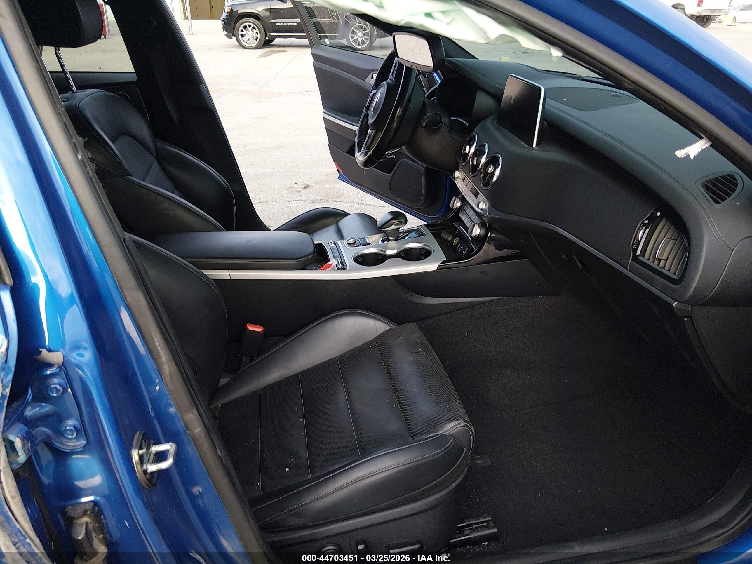 KIA STINGER image 5