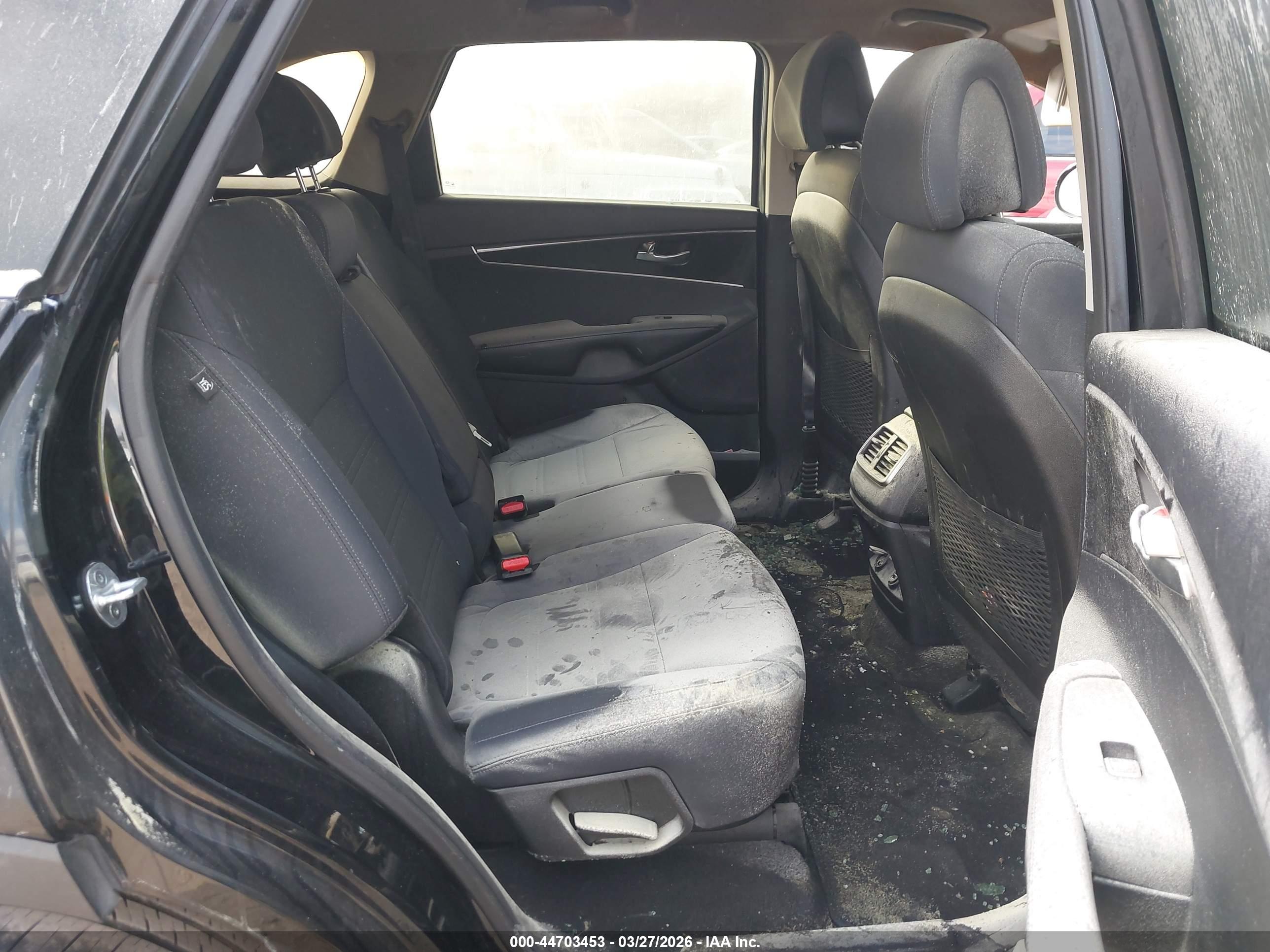 KIA SORENTO image 8