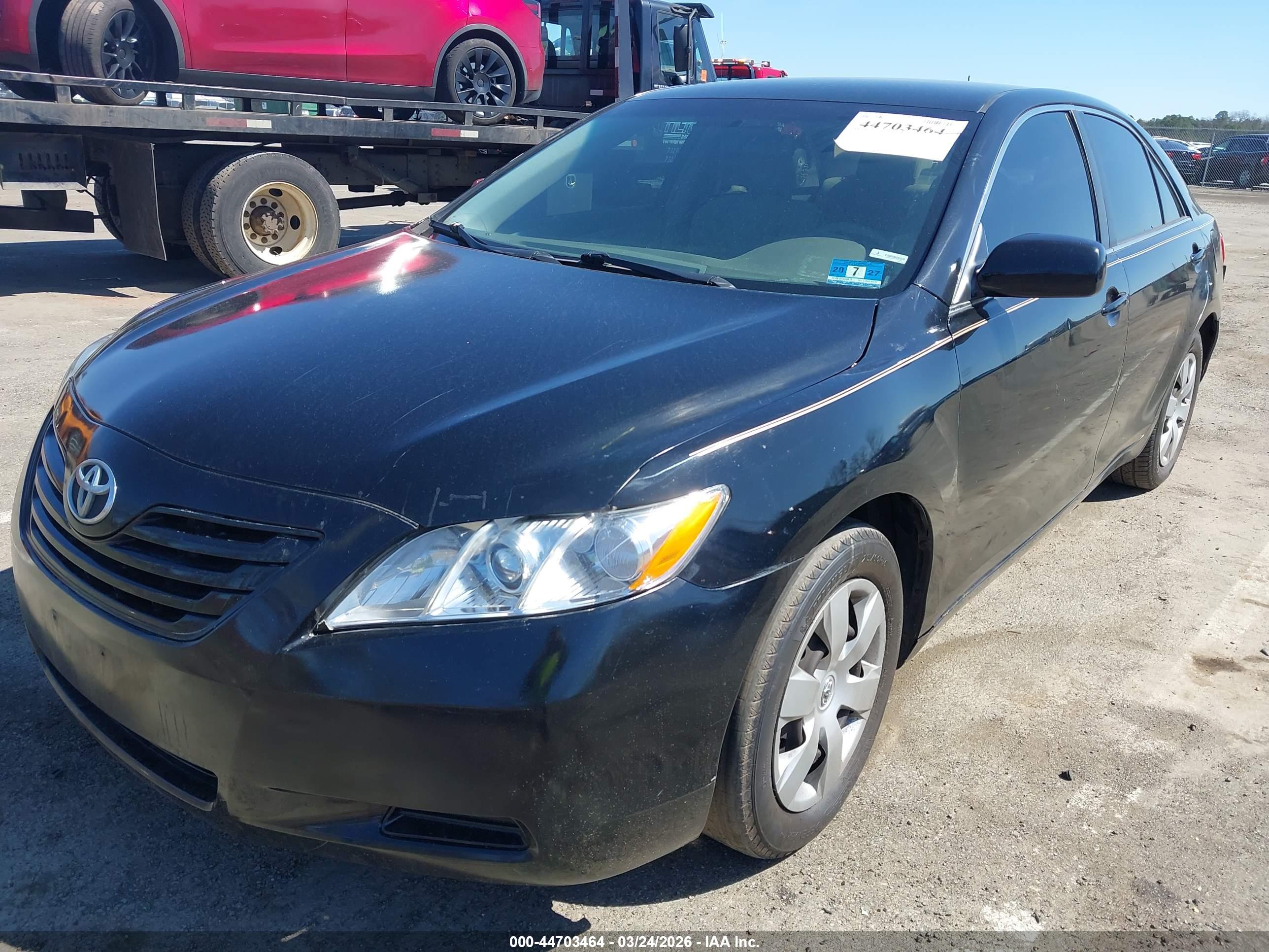 TOYOTA CAMRY image 2