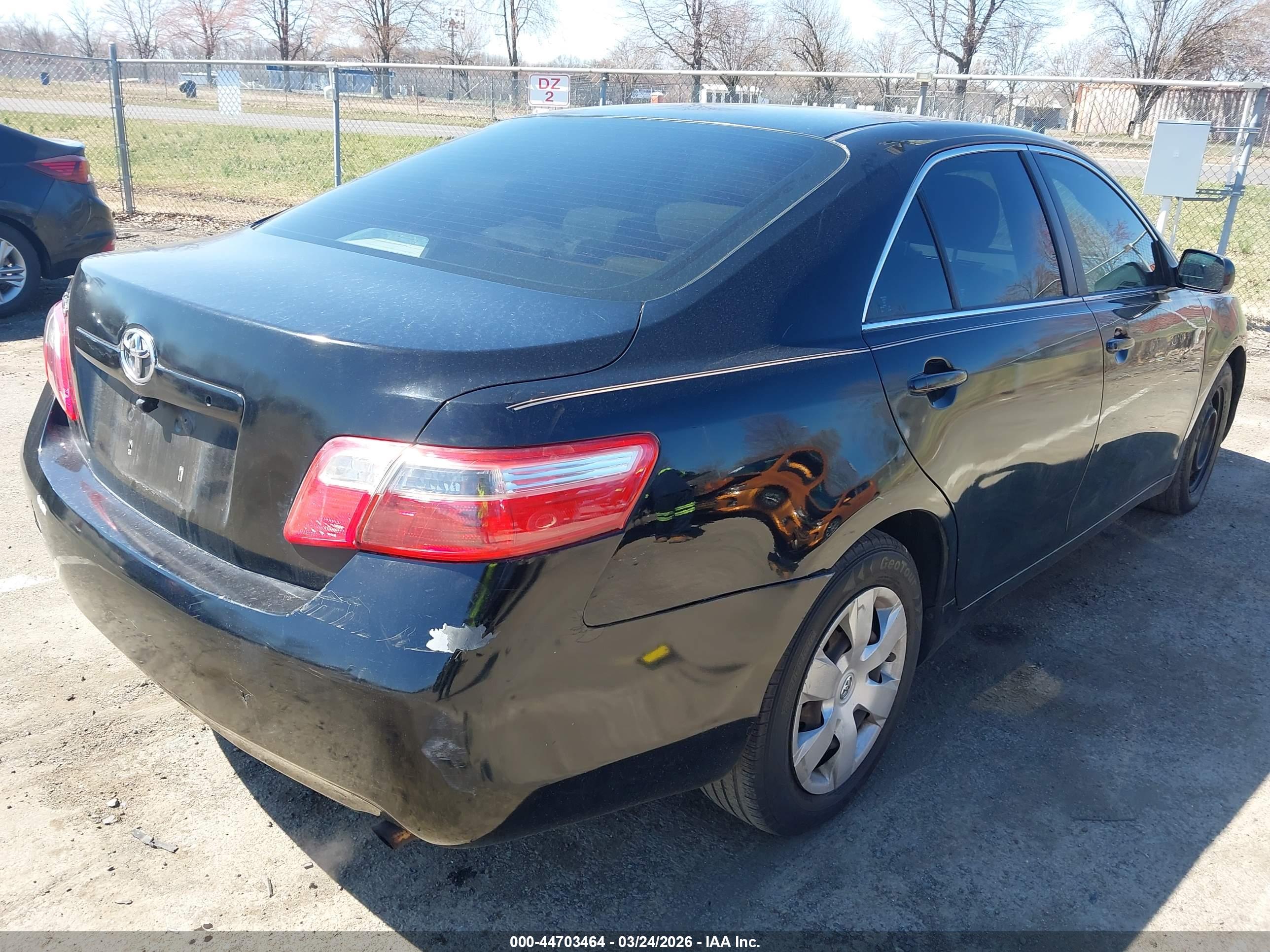 TOYOTA CAMRY image 4