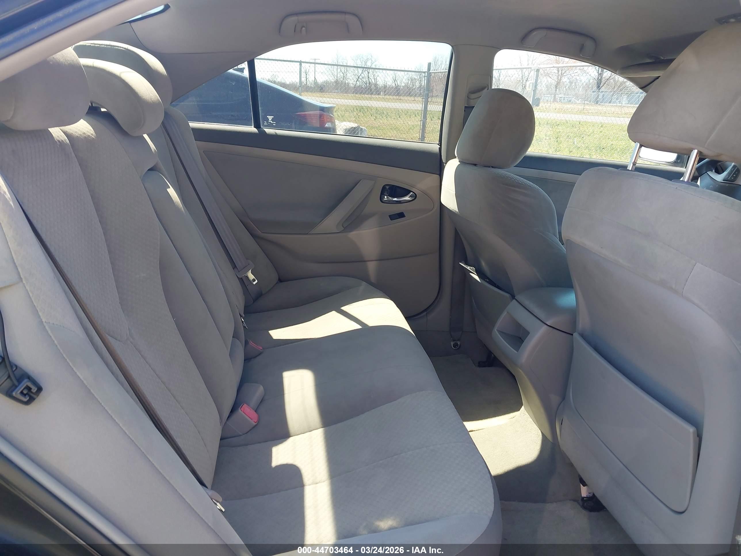 TOYOTA CAMRY image 8