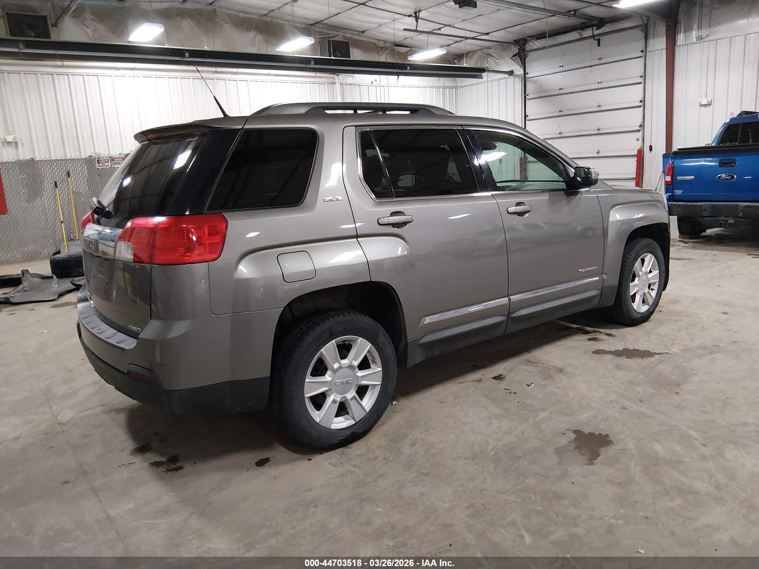 GMC TERRAIN image 4