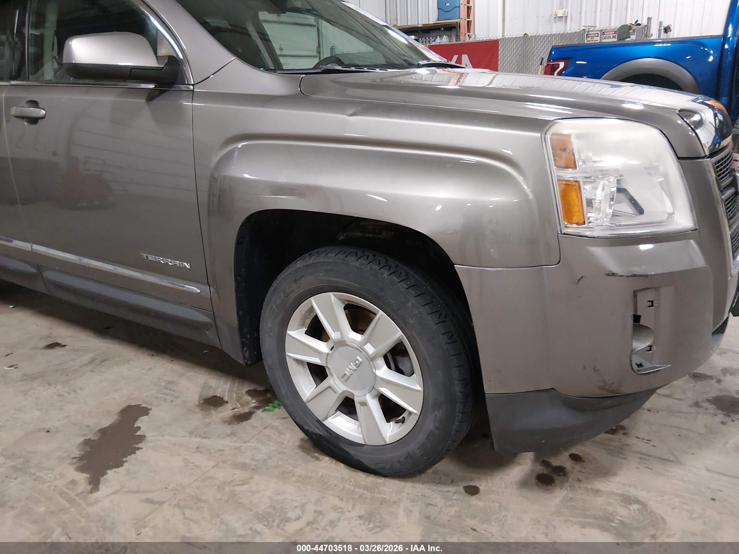 GMC TERRAIN image 6