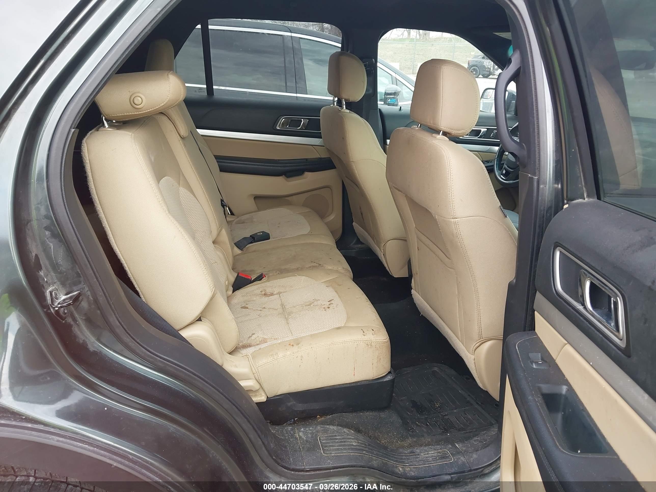 FORD EXPLORER image 8