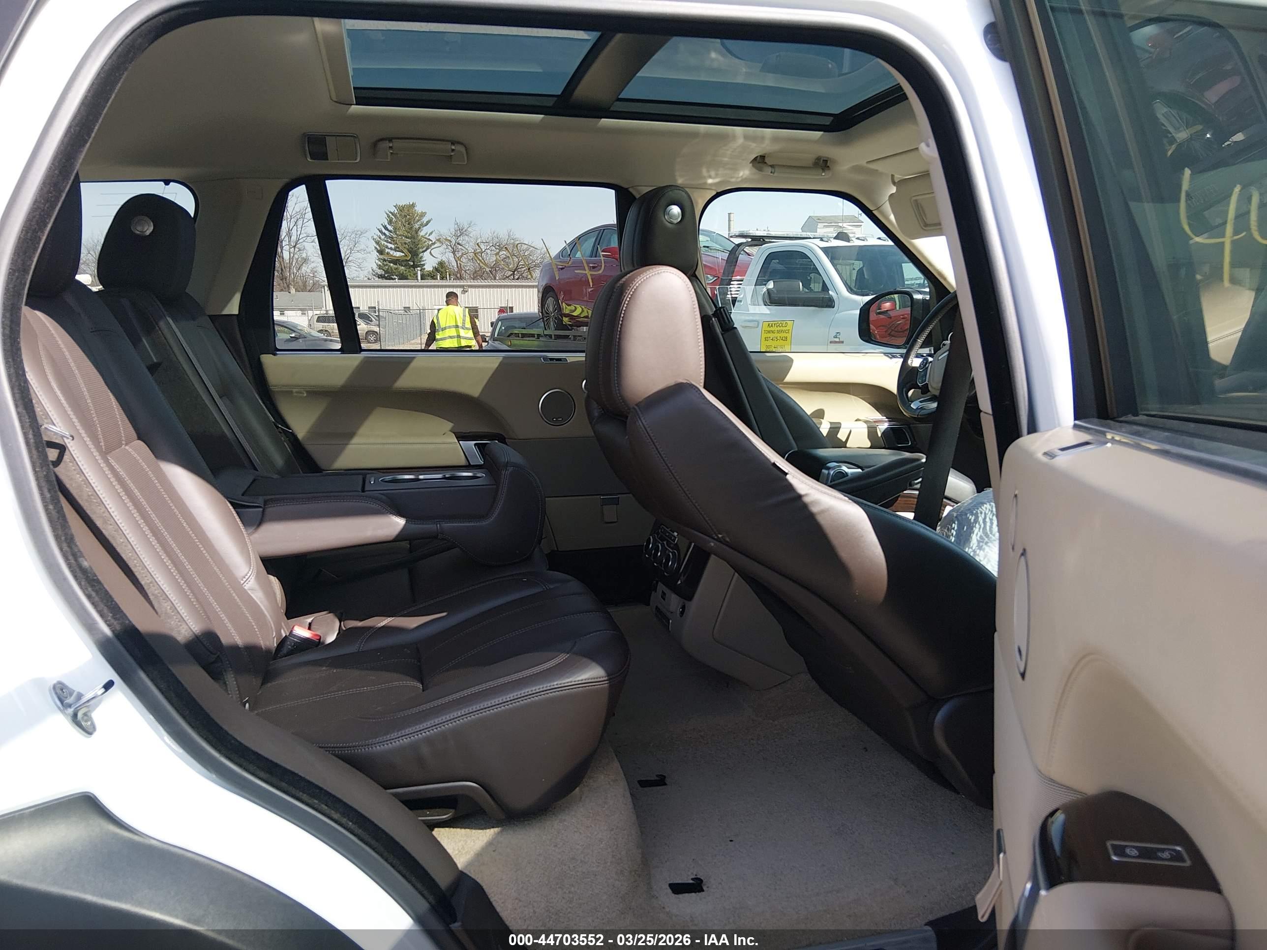 LAND ROVER image 8